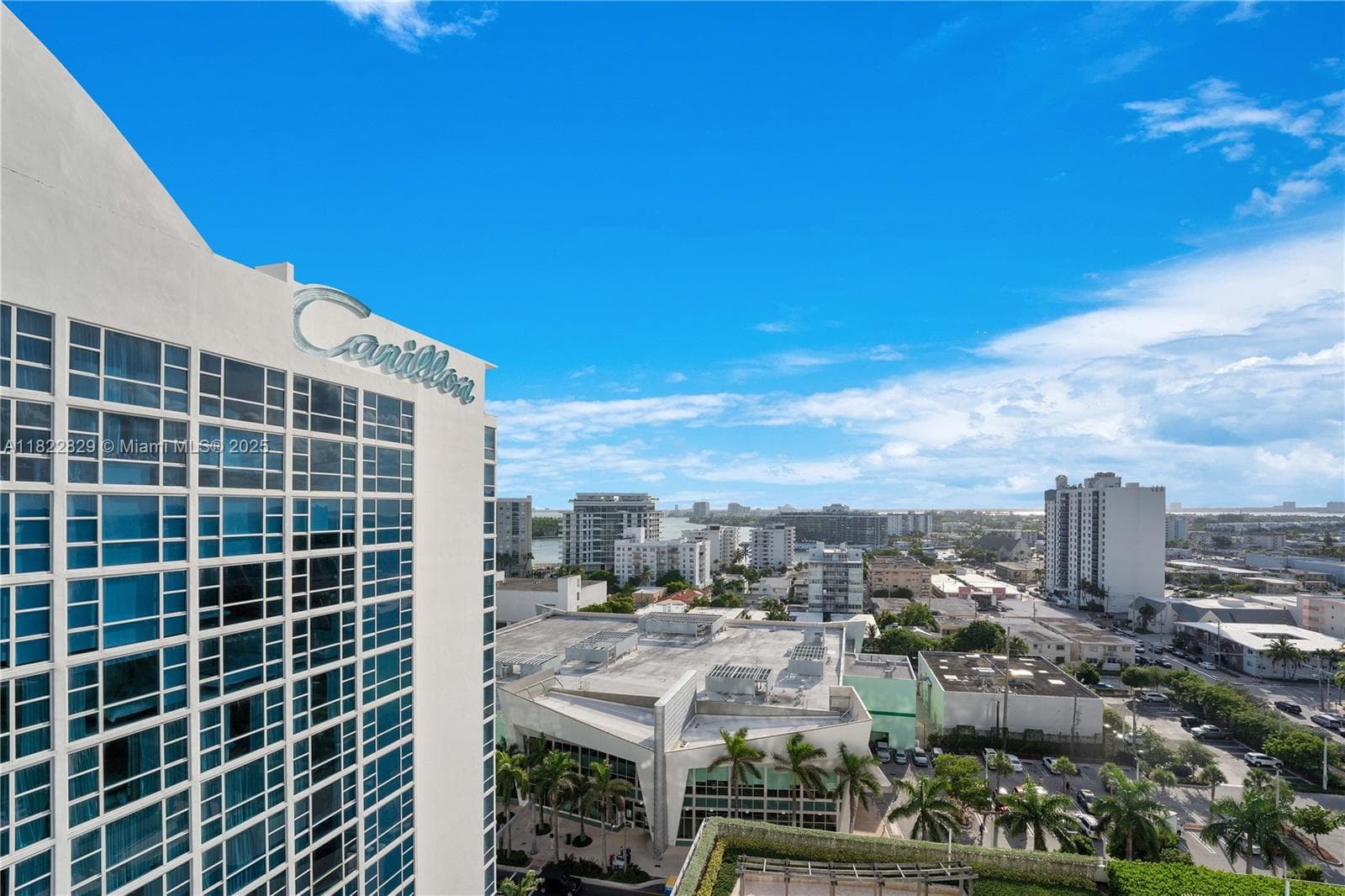 6899 Collins Ave 1409 photo 2