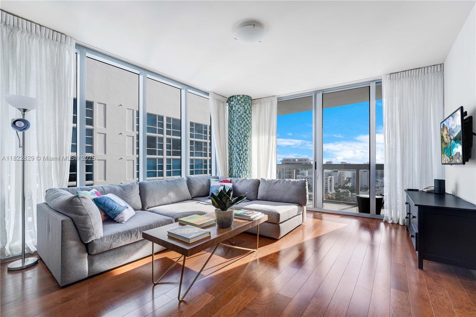 6899 Collins Ave 1409 photo 7