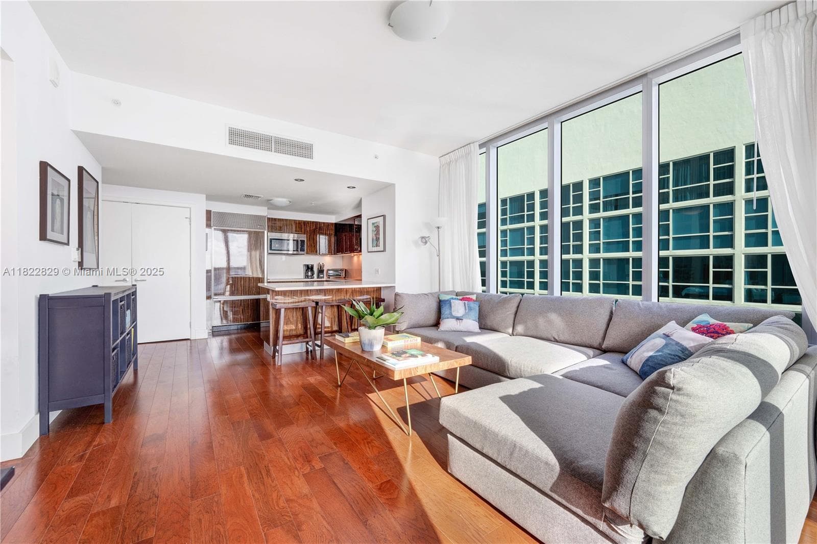 6899 Collins Ave 1409 photo 9