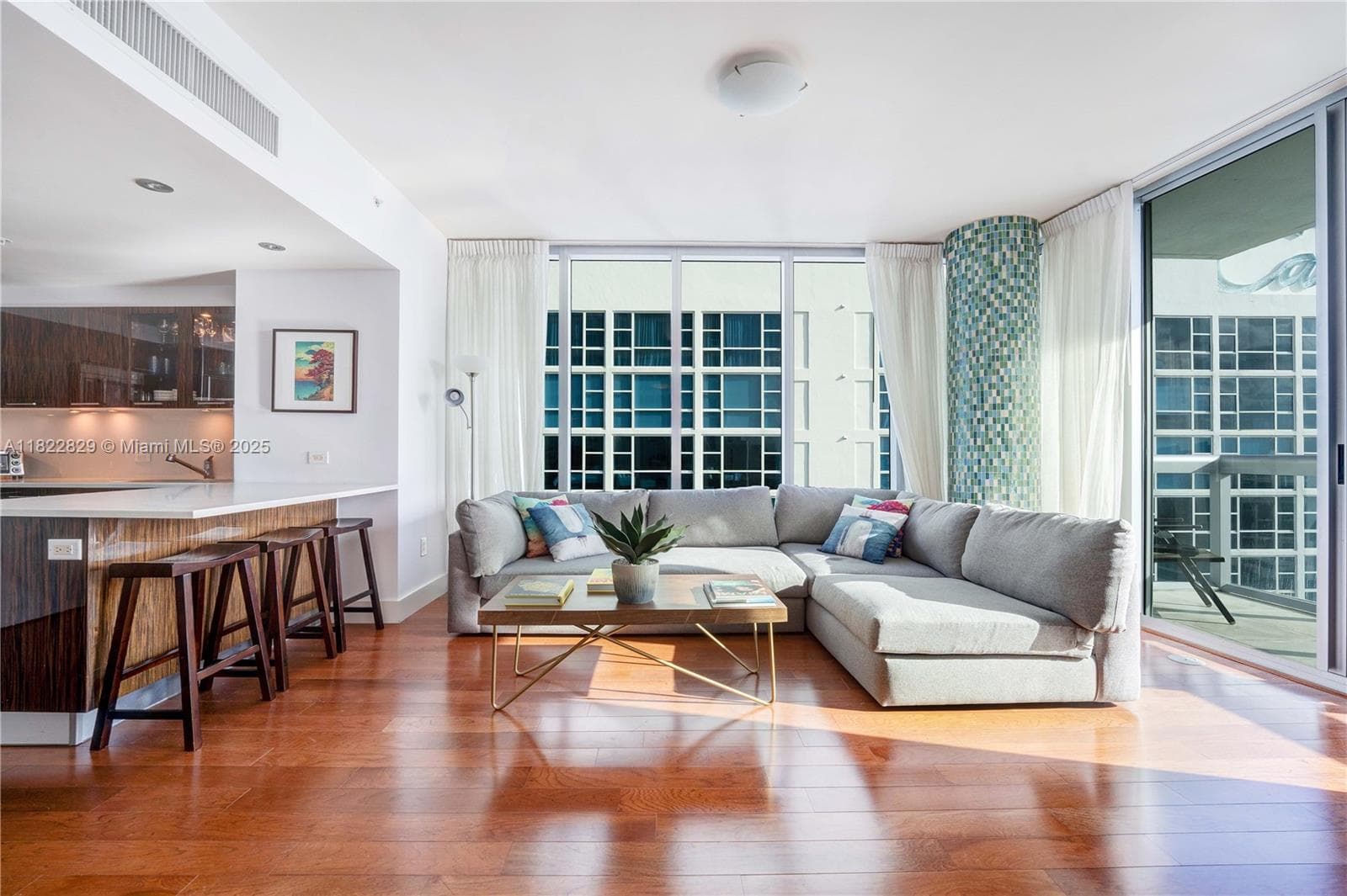 6899 Collins Ave 1409 photo 4
