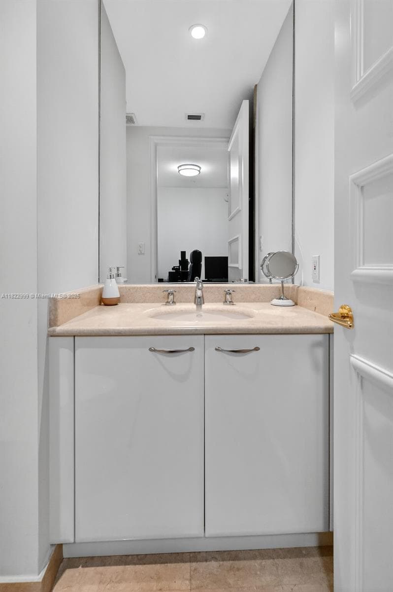 20155 38th Ct 2201 photo 24