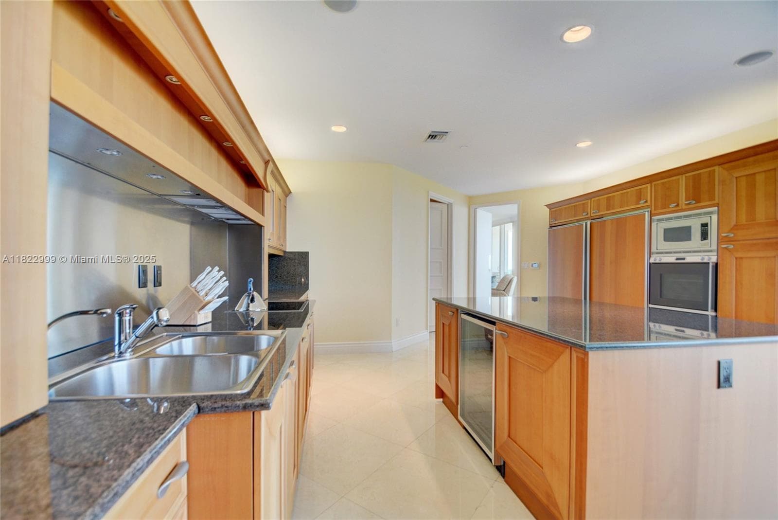 20155 38th Ct 2201 photo 14