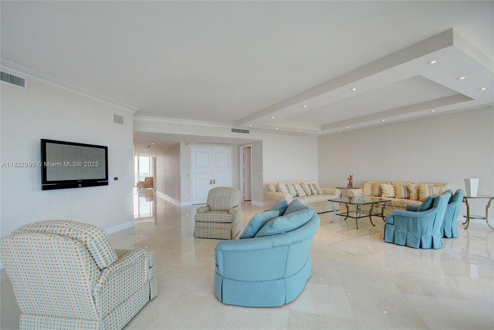 20155 38th Ct 2201 photo 4