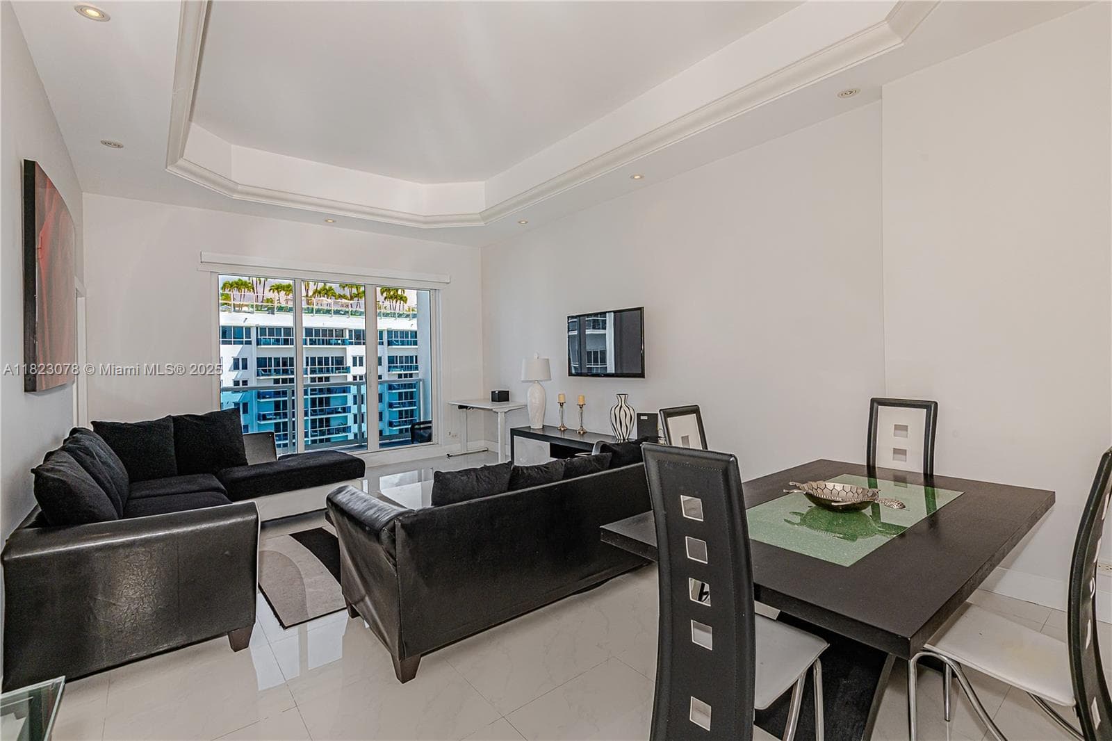 2301 Collins Ave 1619 photo 3