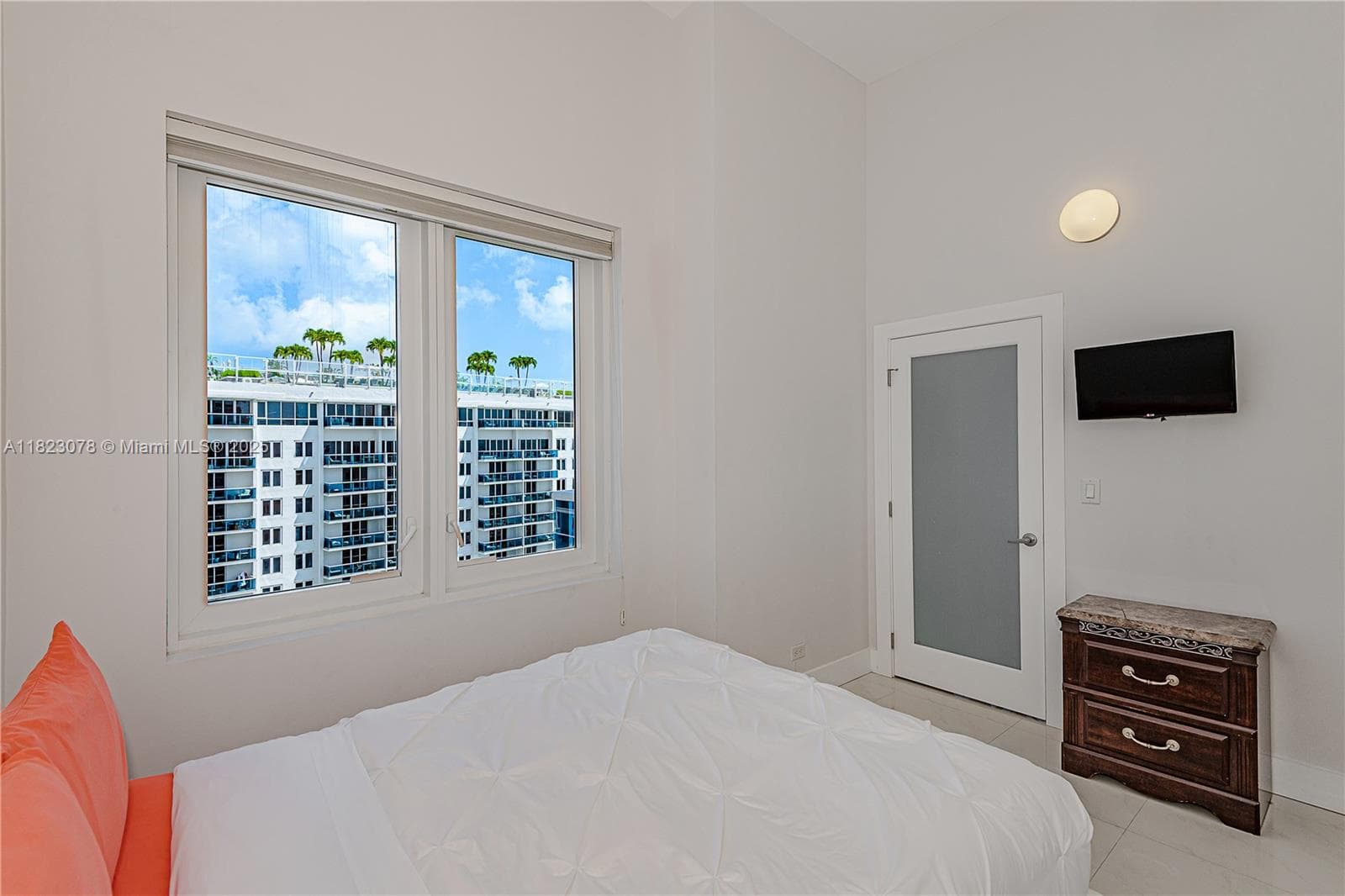 2301 Collins Ave 1619 photo 20