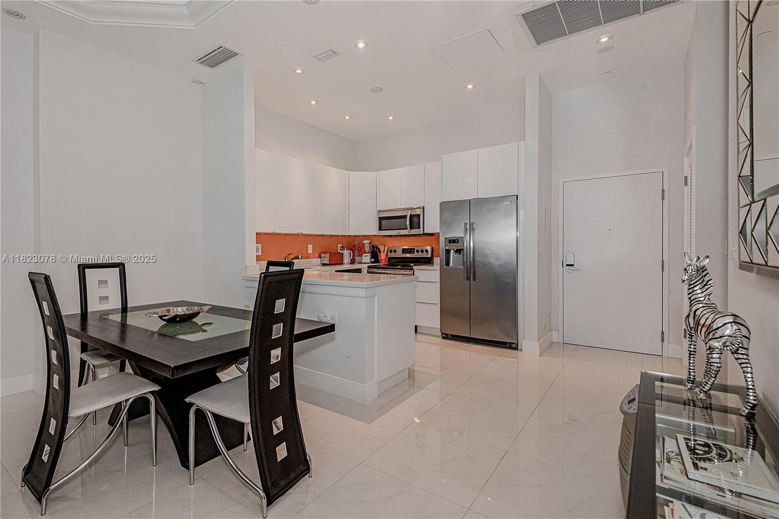 2301 Collins Ave 1619 photo 10