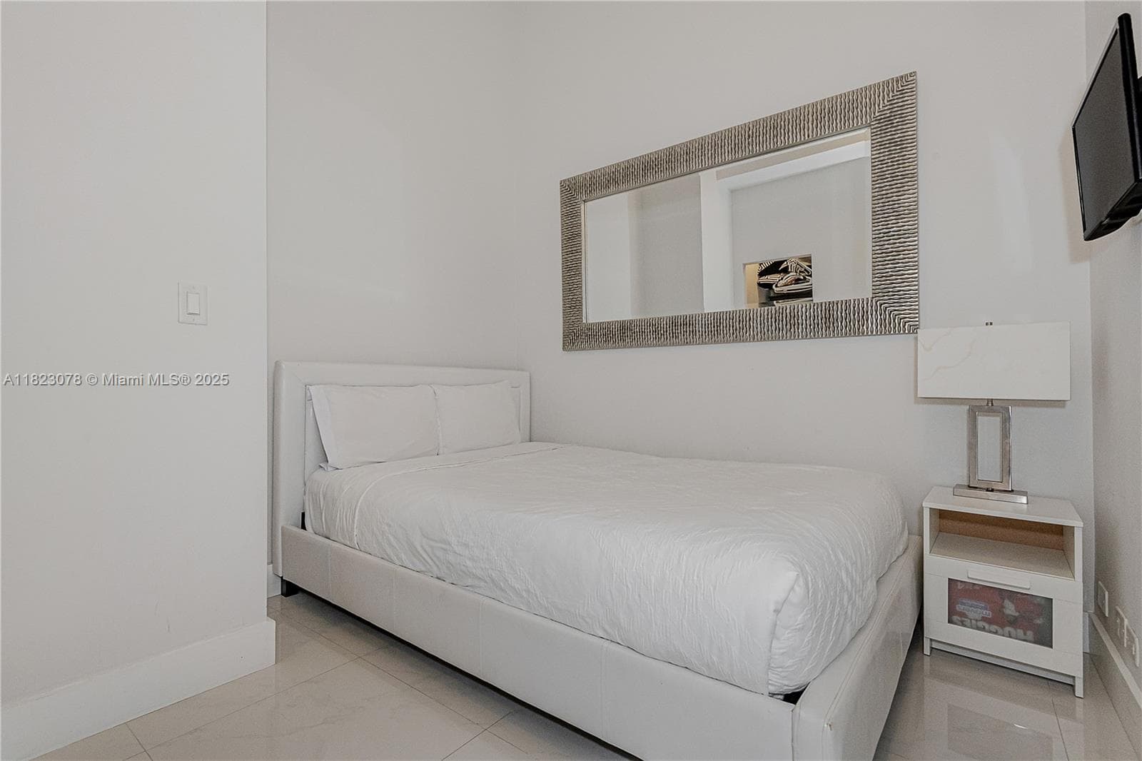 2301 Collins Ave 1619 photo 14