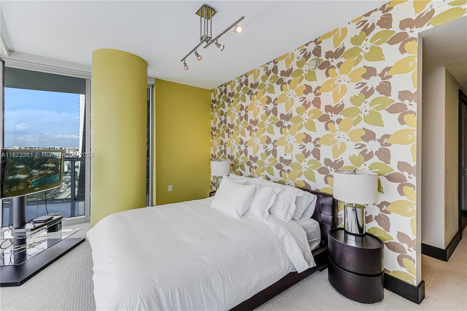 17001 Collins Ave 2508 photo 20