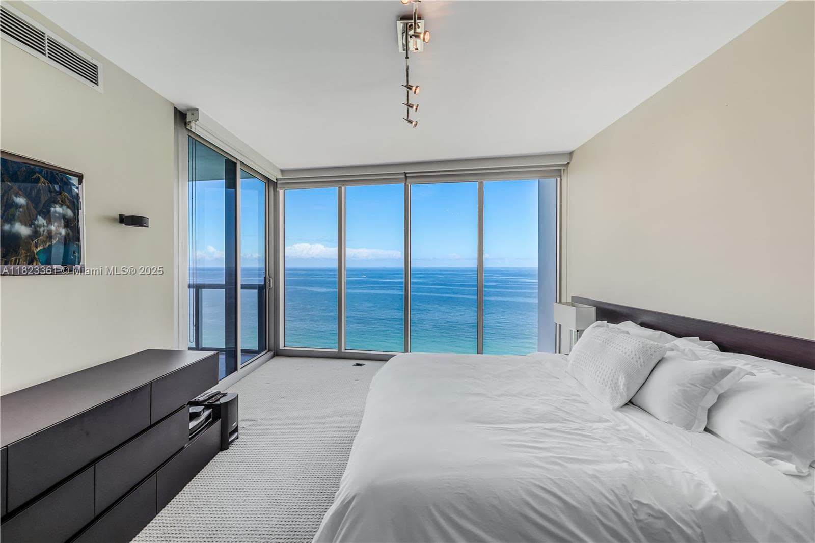 17001 Collins Ave 2508 photo 14