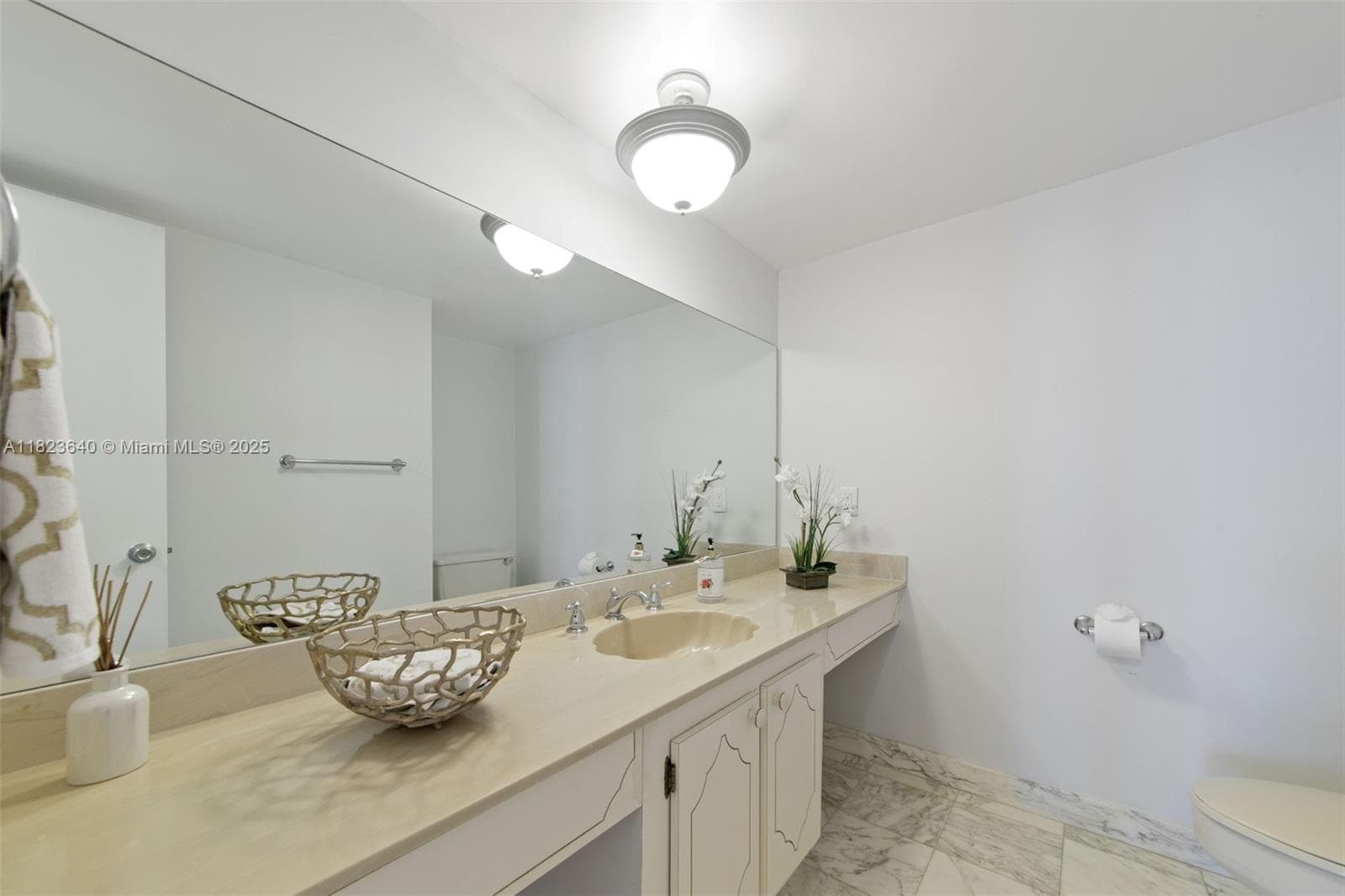 2751 S Ocean Dr 505N photo 19
