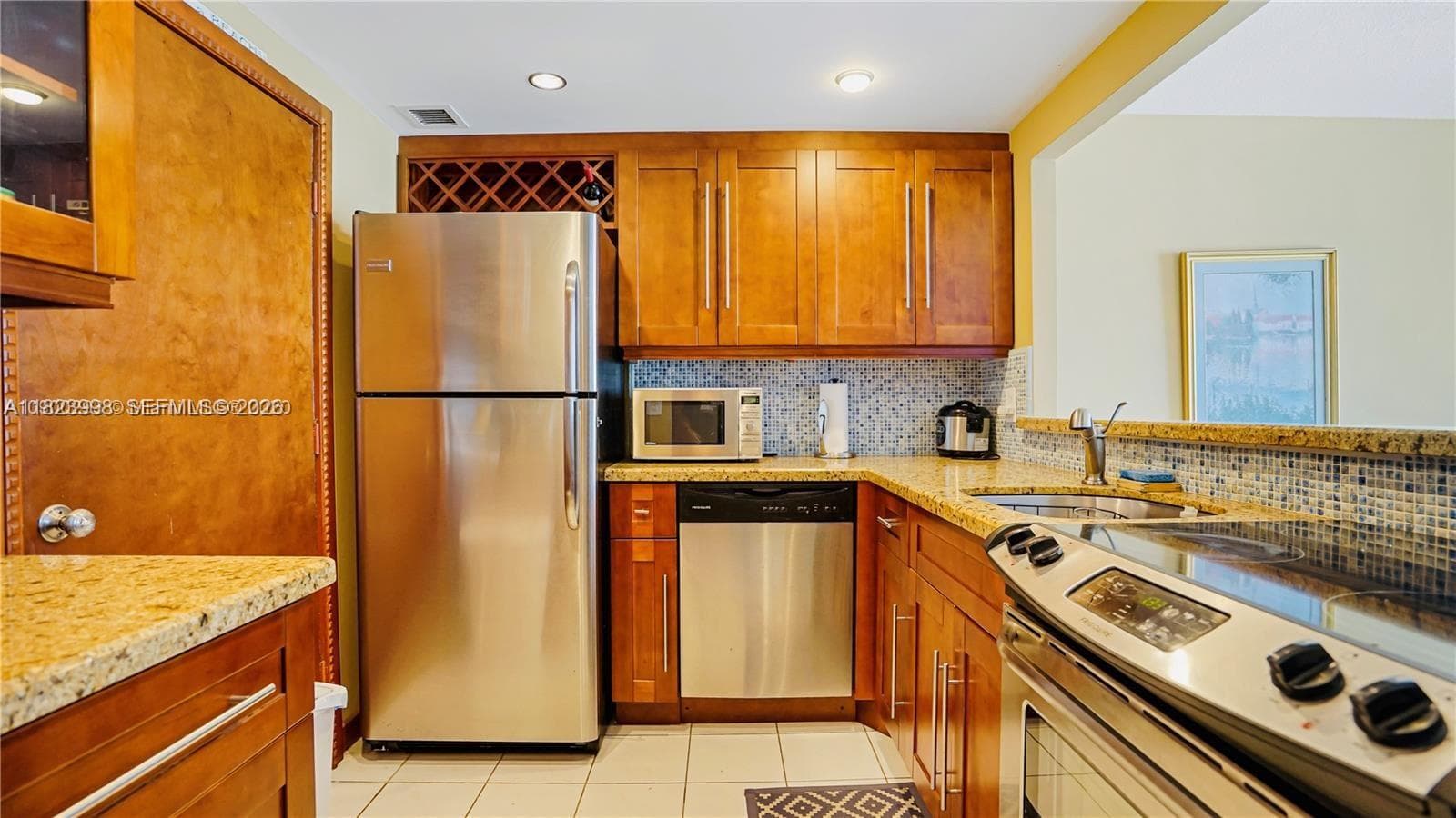 401 Ocean Dr 722 photo 9