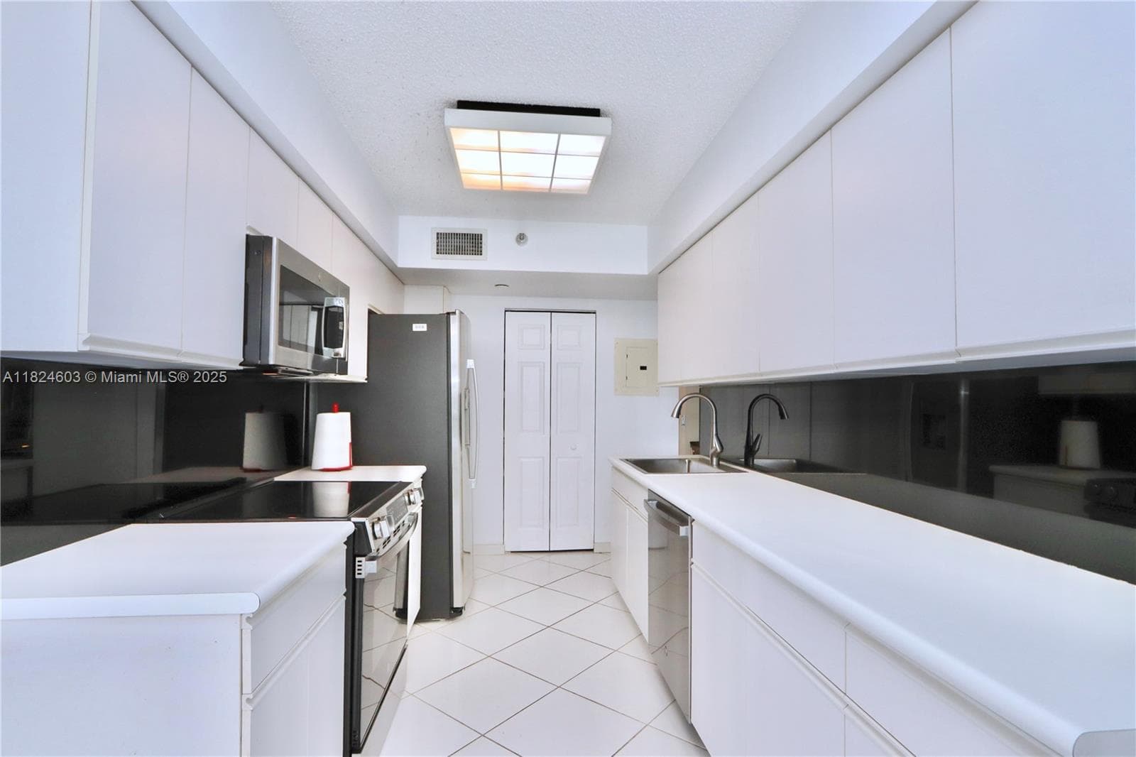 3530 Mystic Pointe Dr 506 photo 11