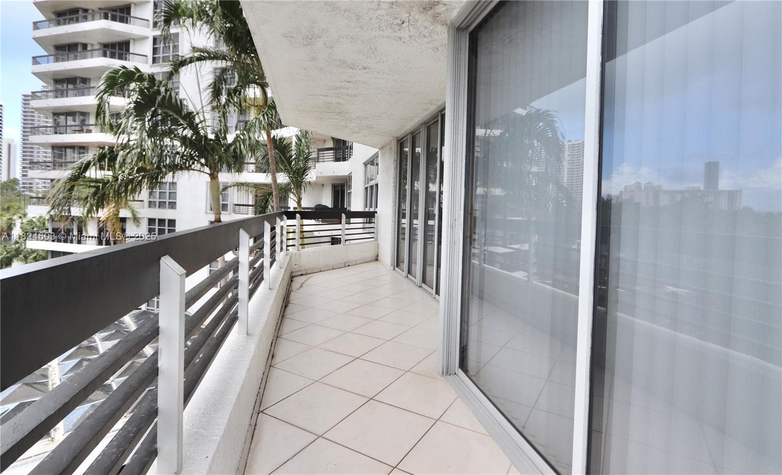 3530 Mystic Pointe Dr 506 photo 4