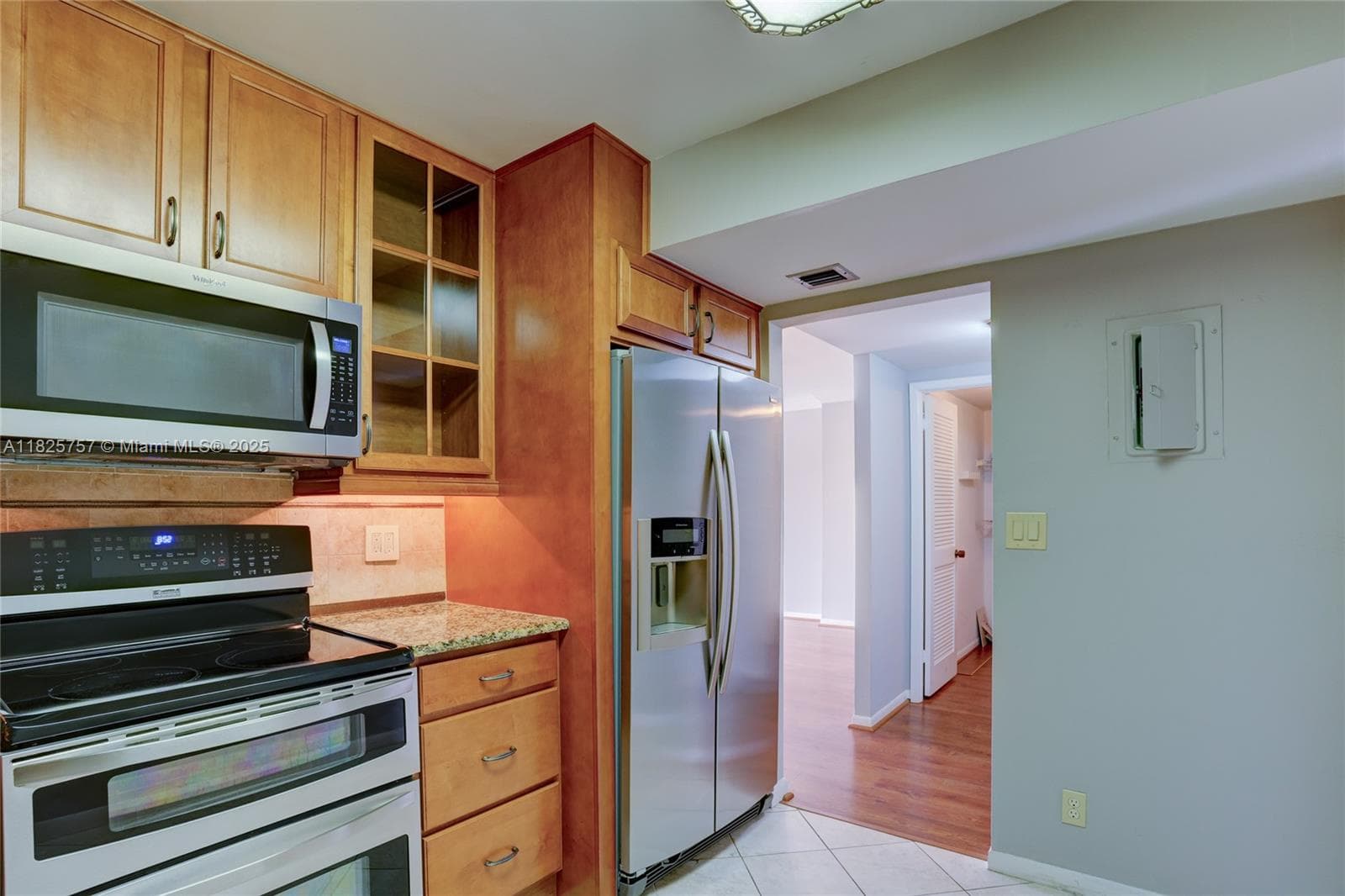2500 Parkview Dr 405 photo 7