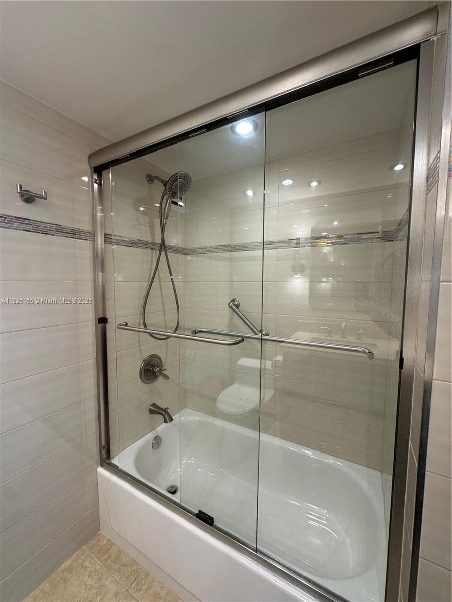 5151 Collins Ave 535 photo 22