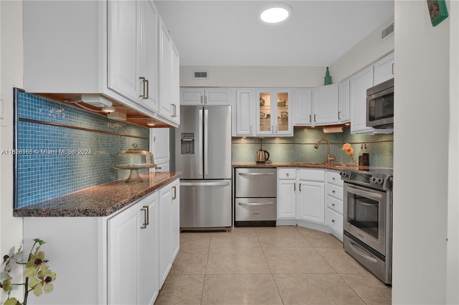5151 Collins Ave 535 photo 10