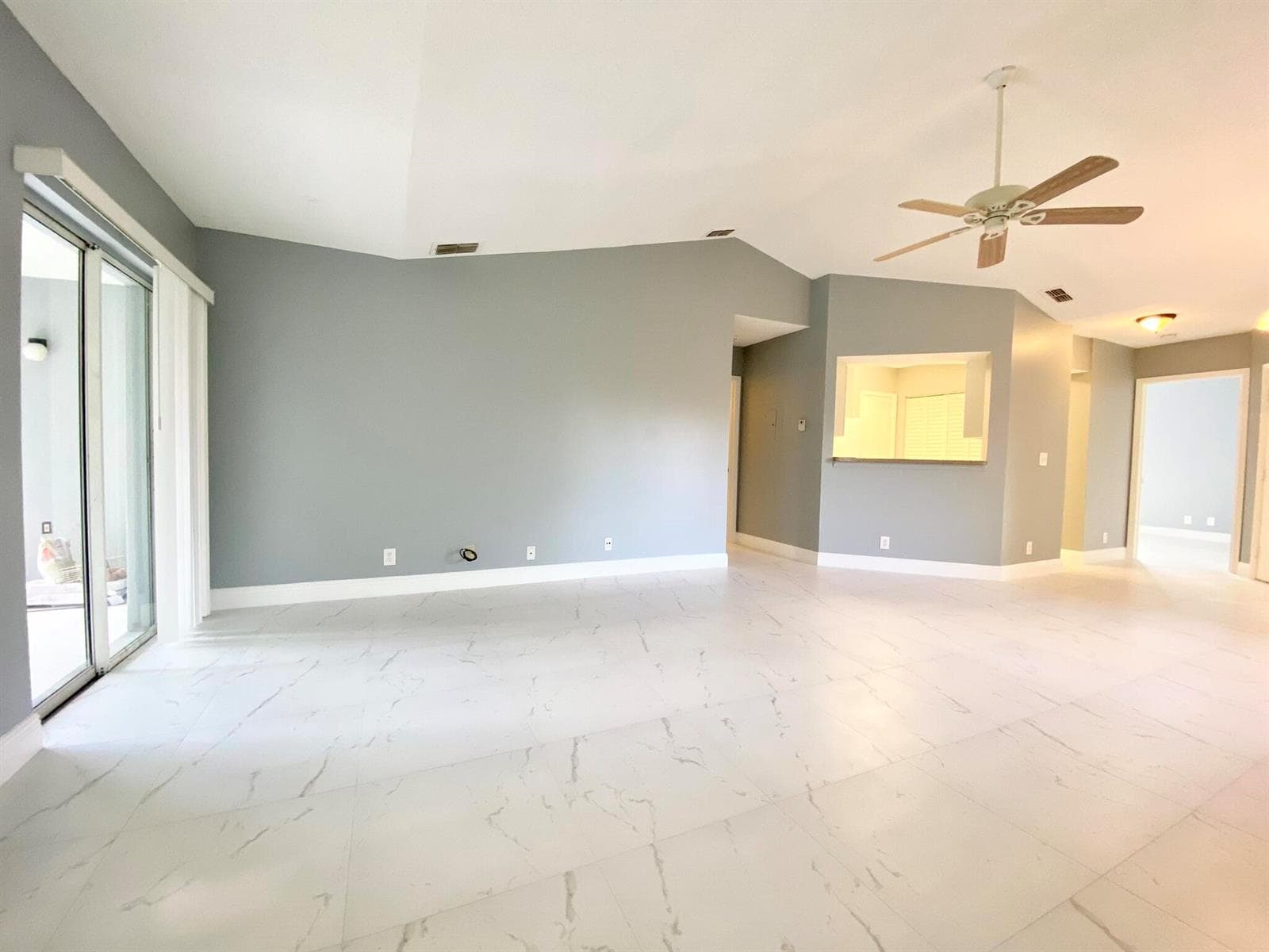 815 W Boynton Beach Boulevard 16-201 photo 5