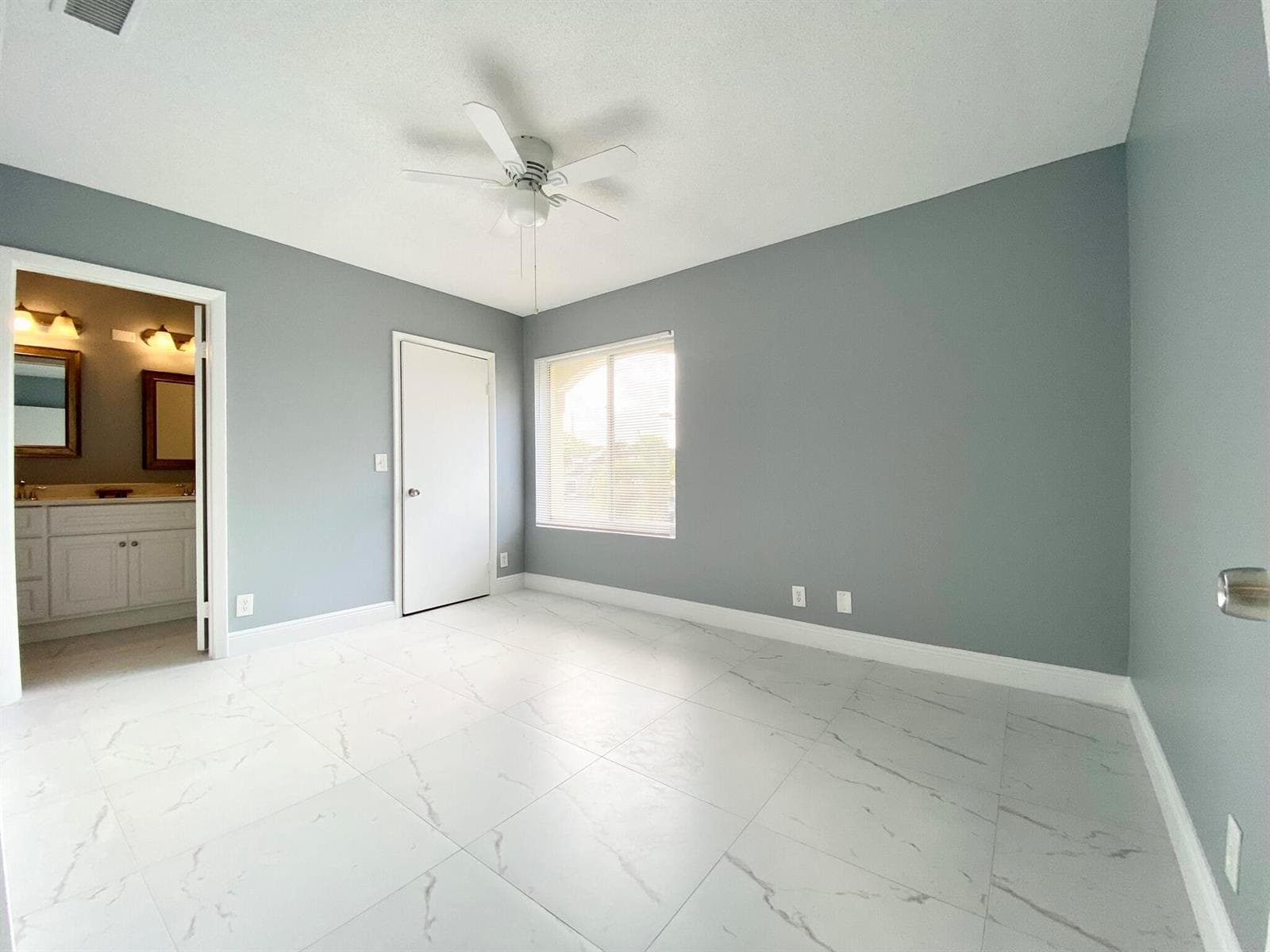 815 W Boynton Beach Boulevard 16-201 photo 11