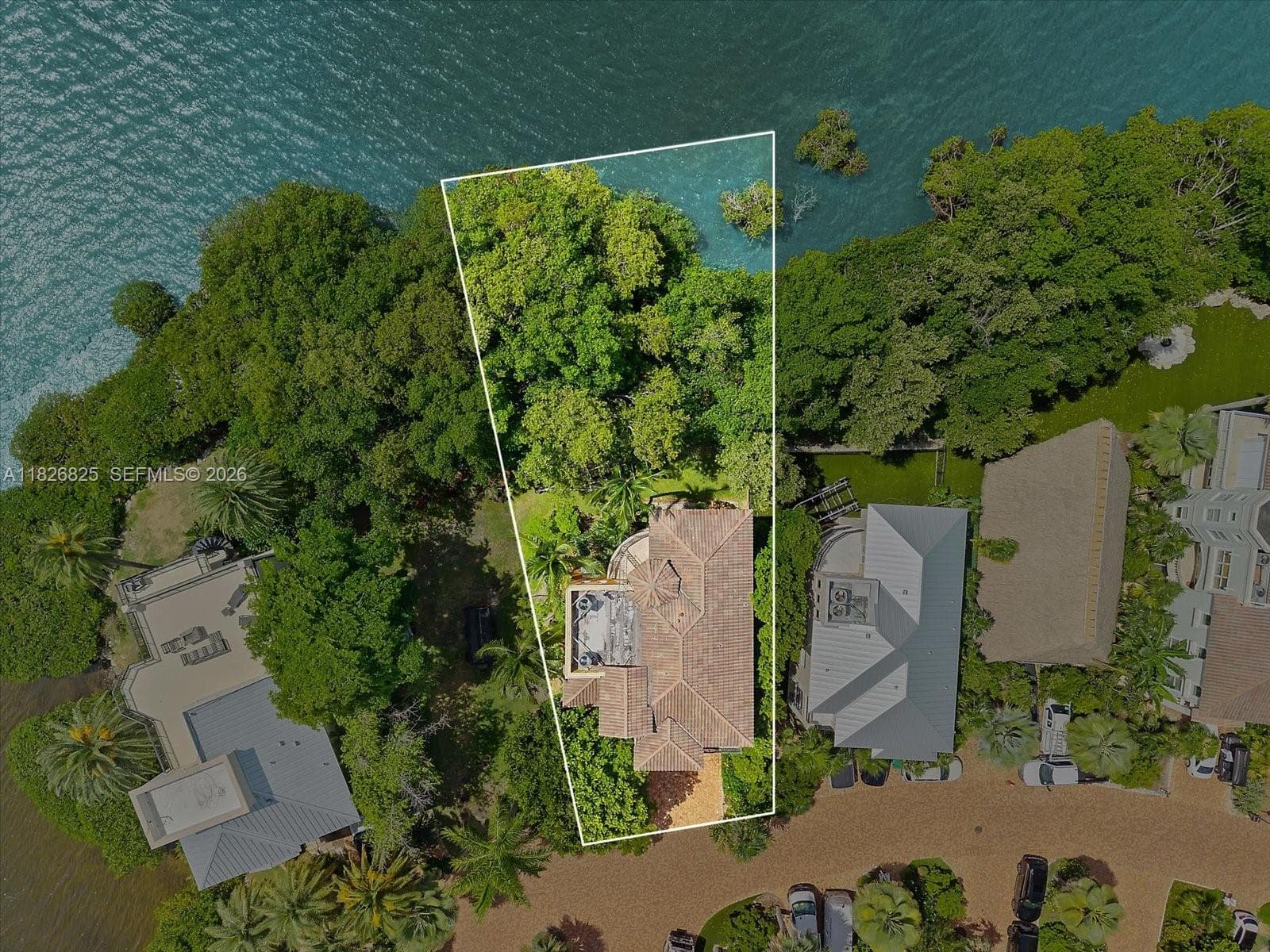 5843 Paradise Point Dr photo 6