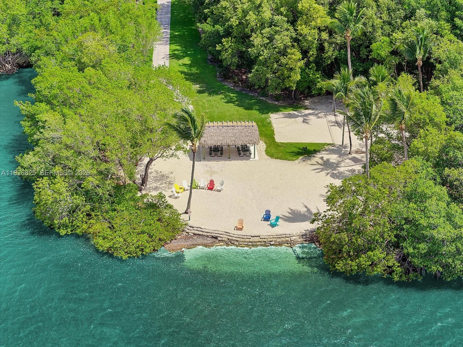 5843 Paradise Point Dr photo 9