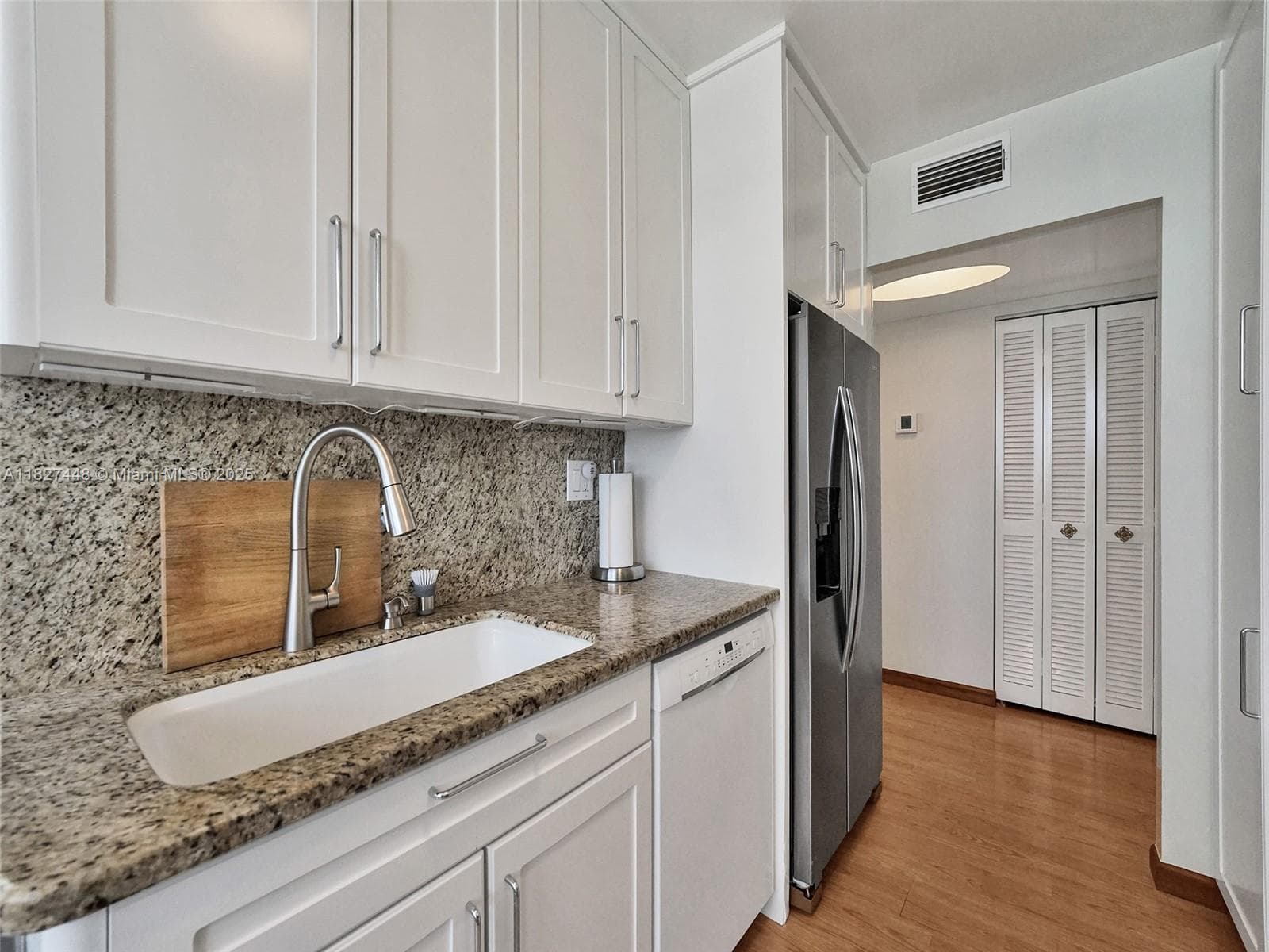 1833 S Ocean Dr 1702 photo 24
