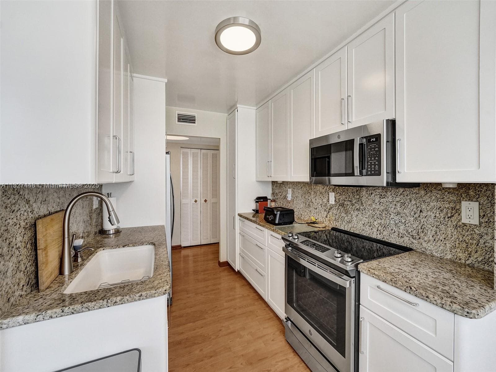 1833 S Ocean Dr 1702 photo 21