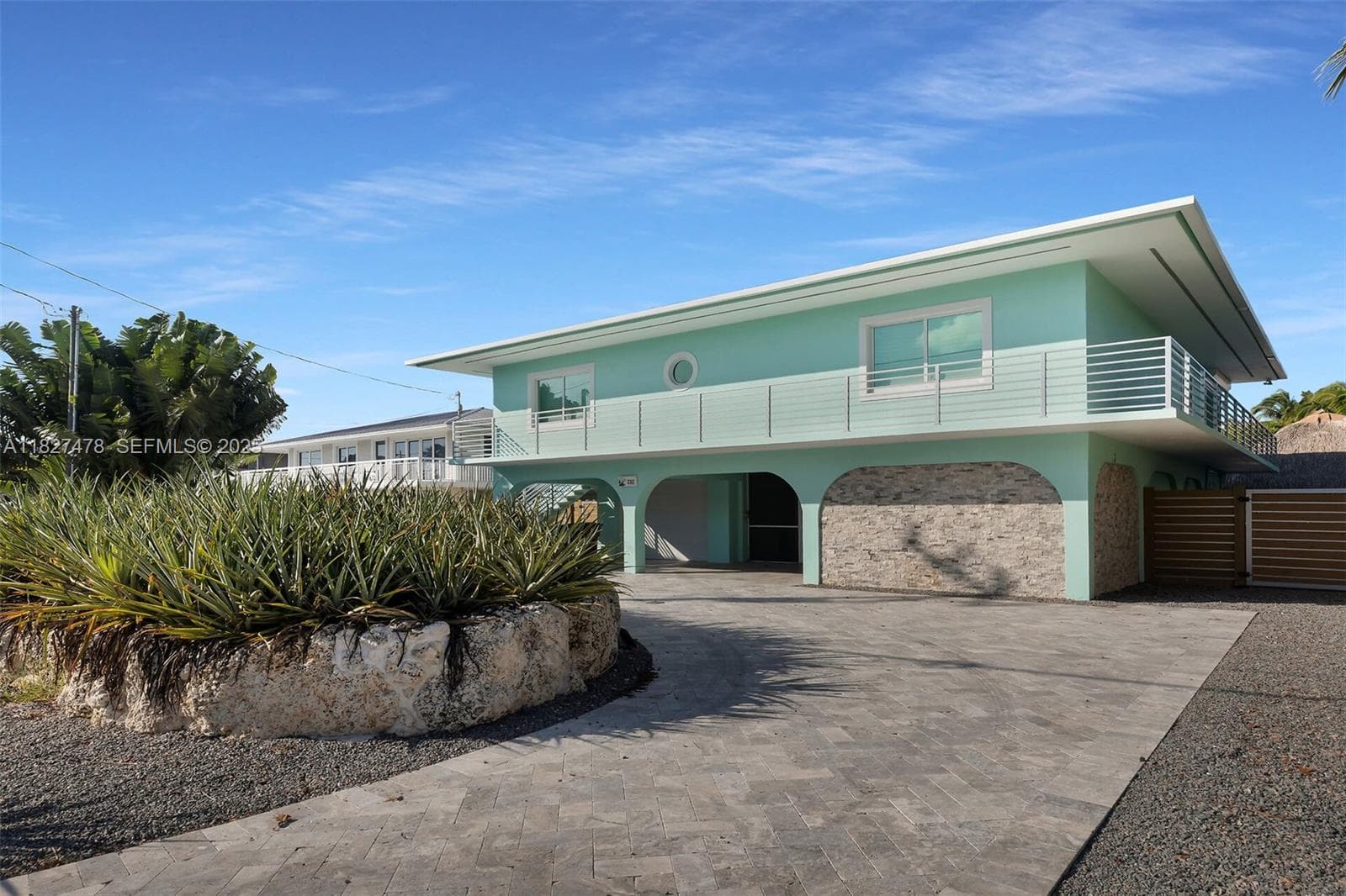 232 Seaview Dr photo 4
