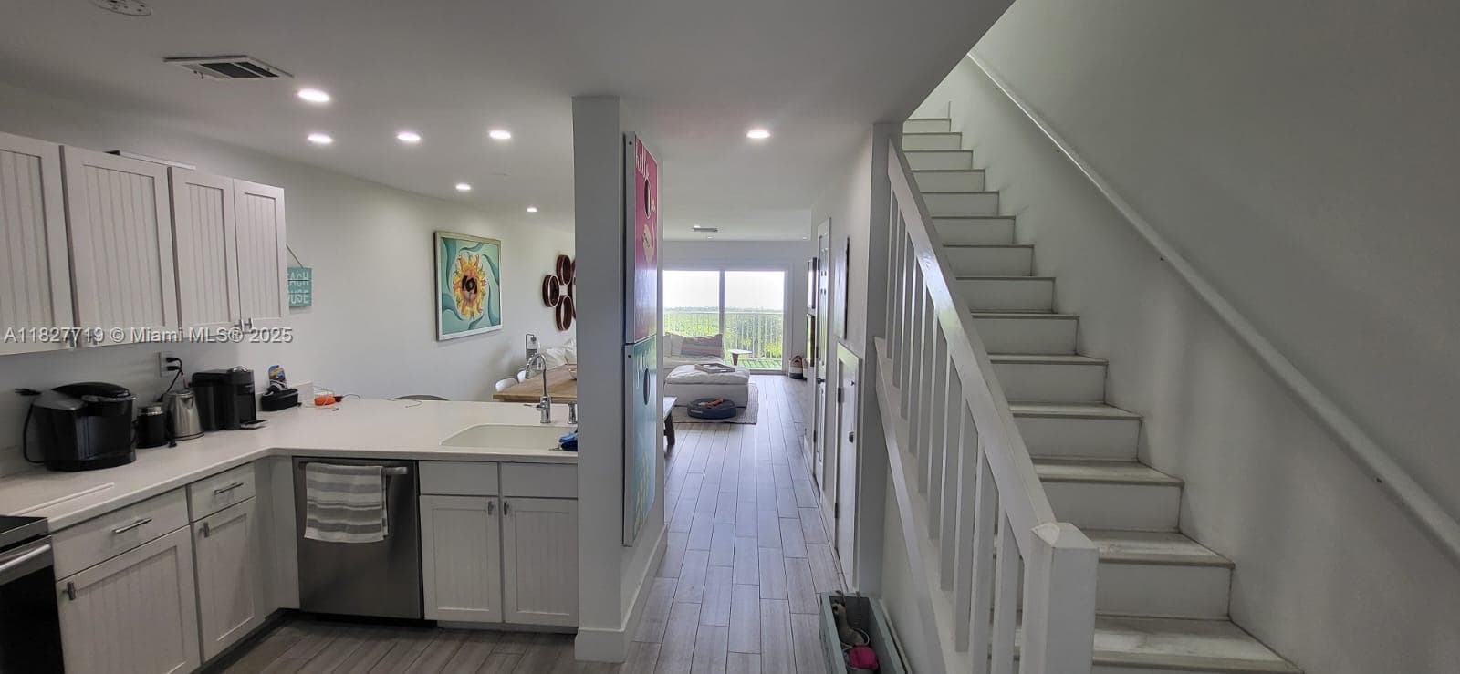1550 S Ocean Dr 16 photo 3