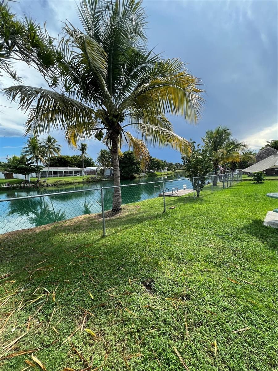 9740 Sterling Dr N/A photo 2