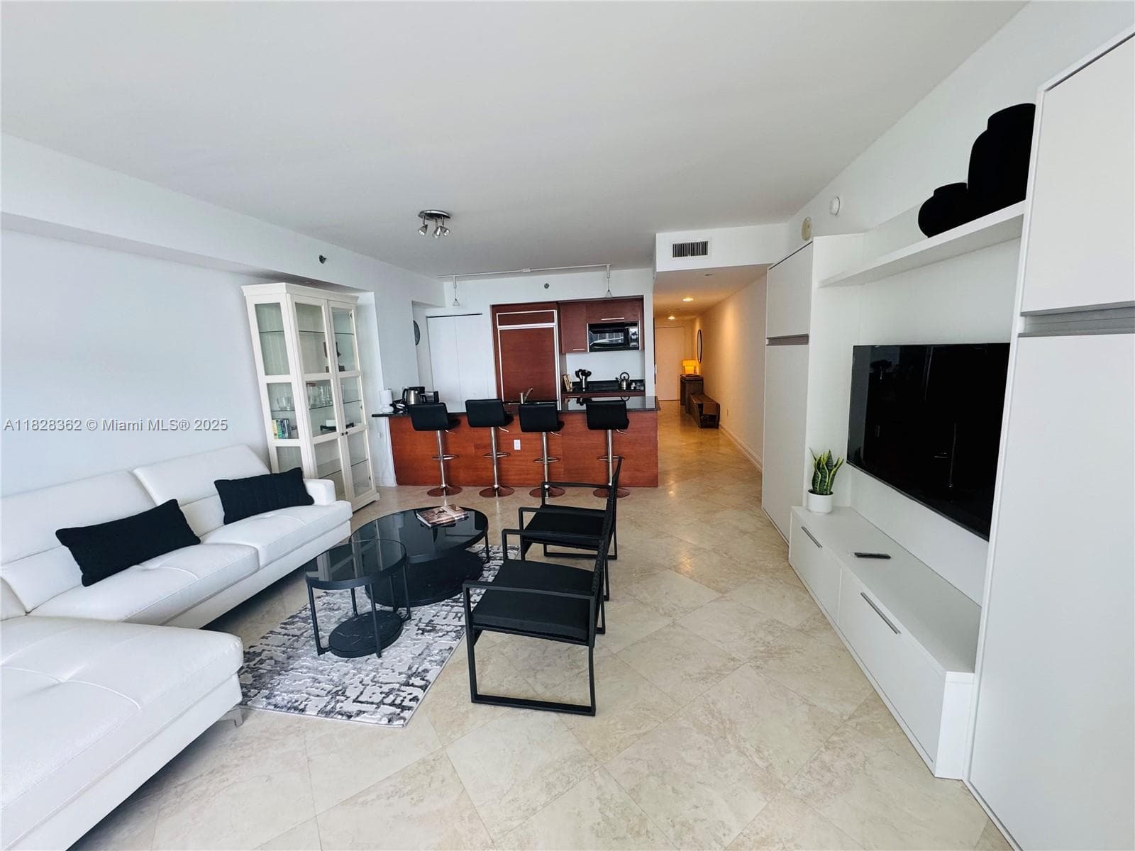 2605 photo 13