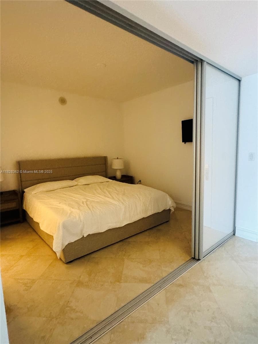 2605 photo 22