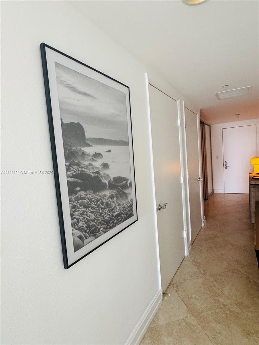 2605 photo 5