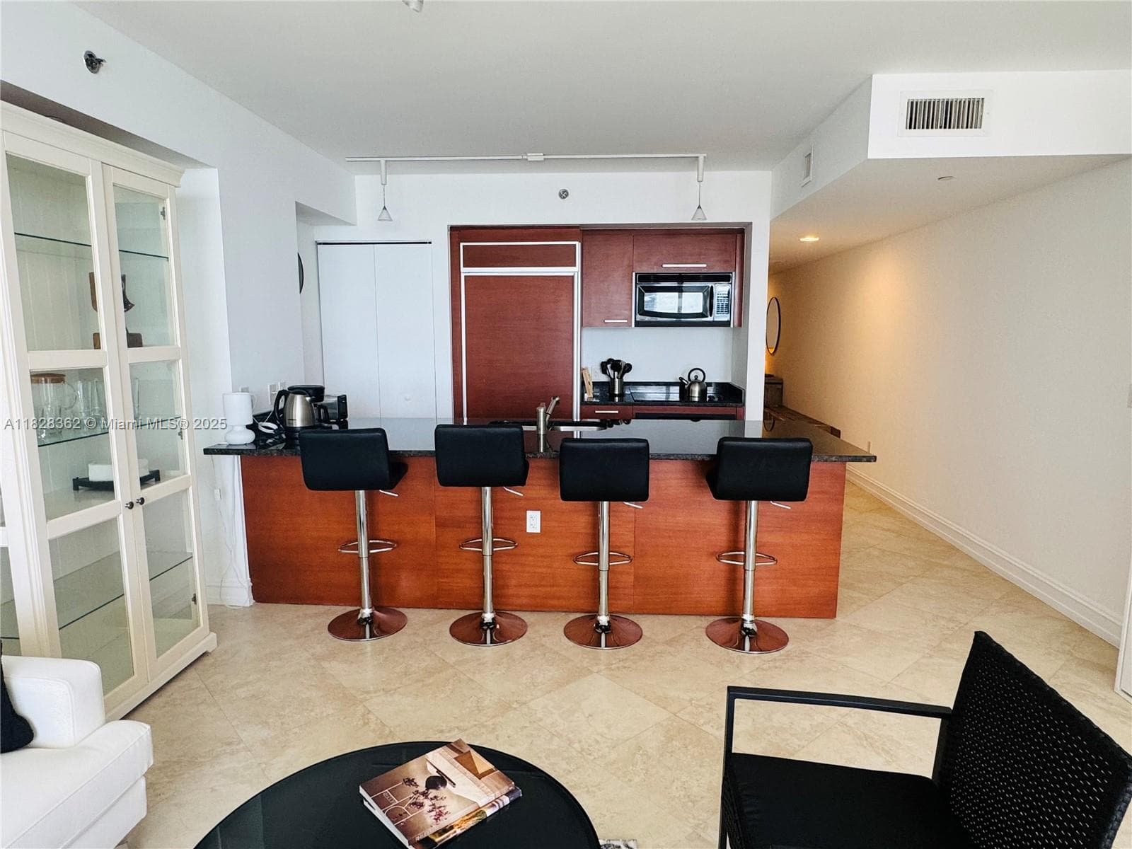 2605 photo 9