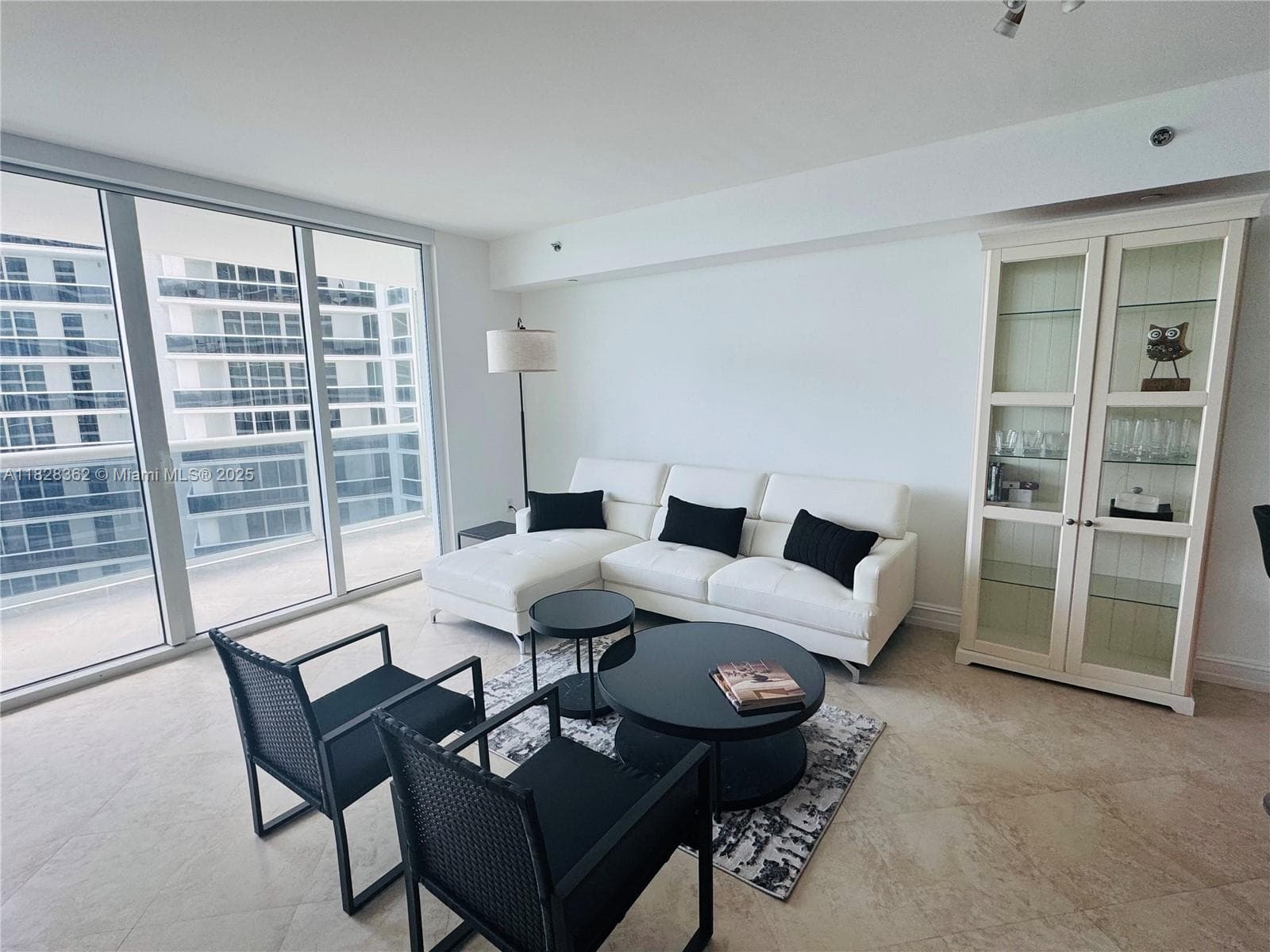 2605 photo 8