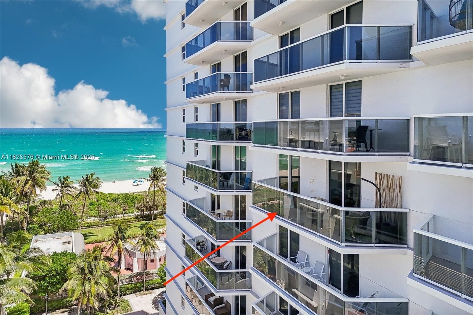 2401 Collins Ave 1011 photo 2
