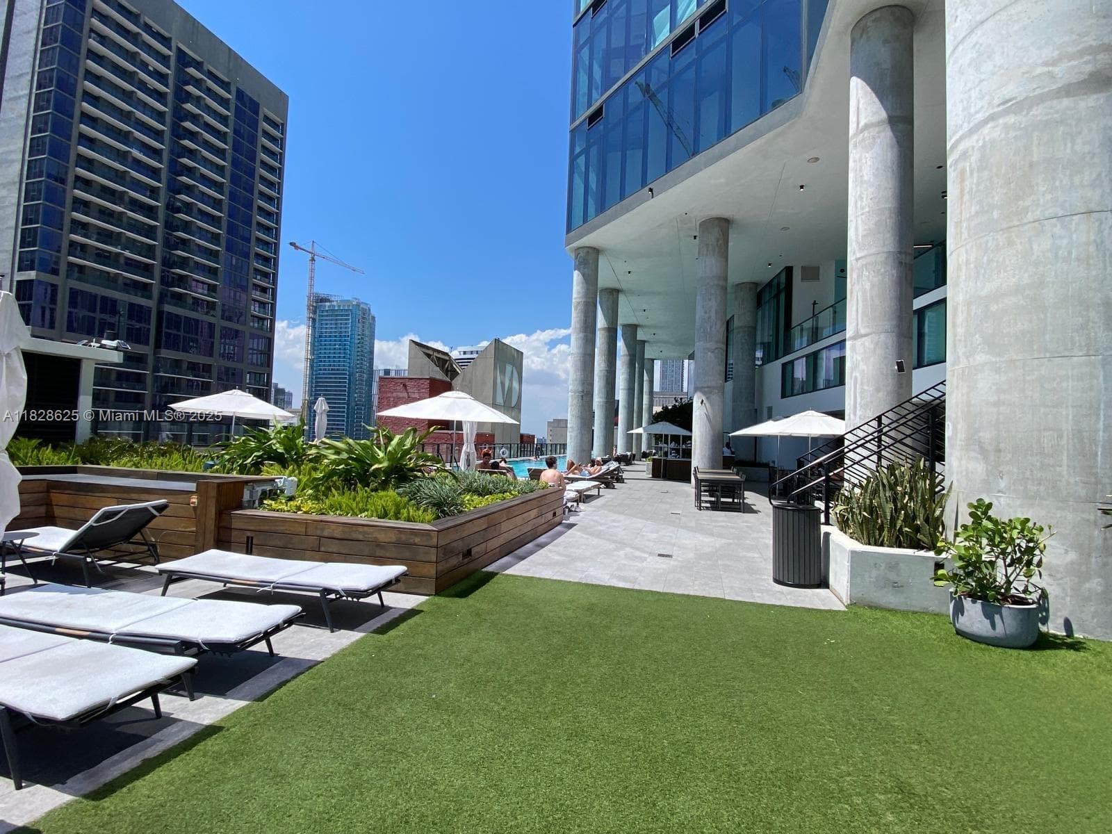 398 5th St 2910 photo 17