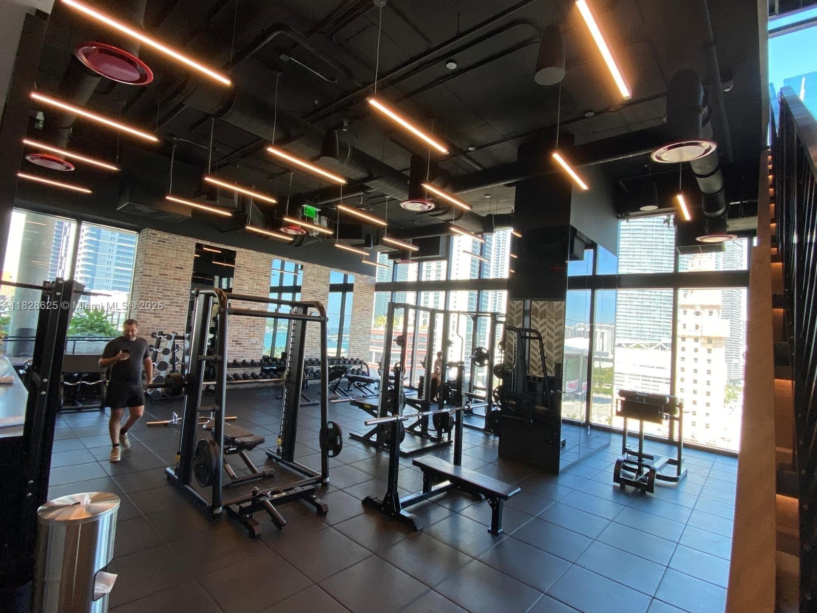 398 5th St 2910 photo 22