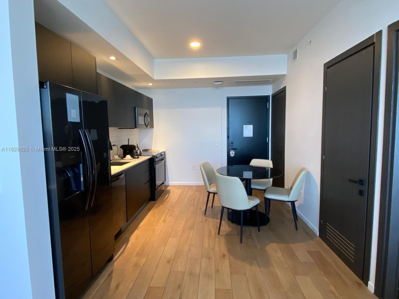 398 5th St 2910 photo 5