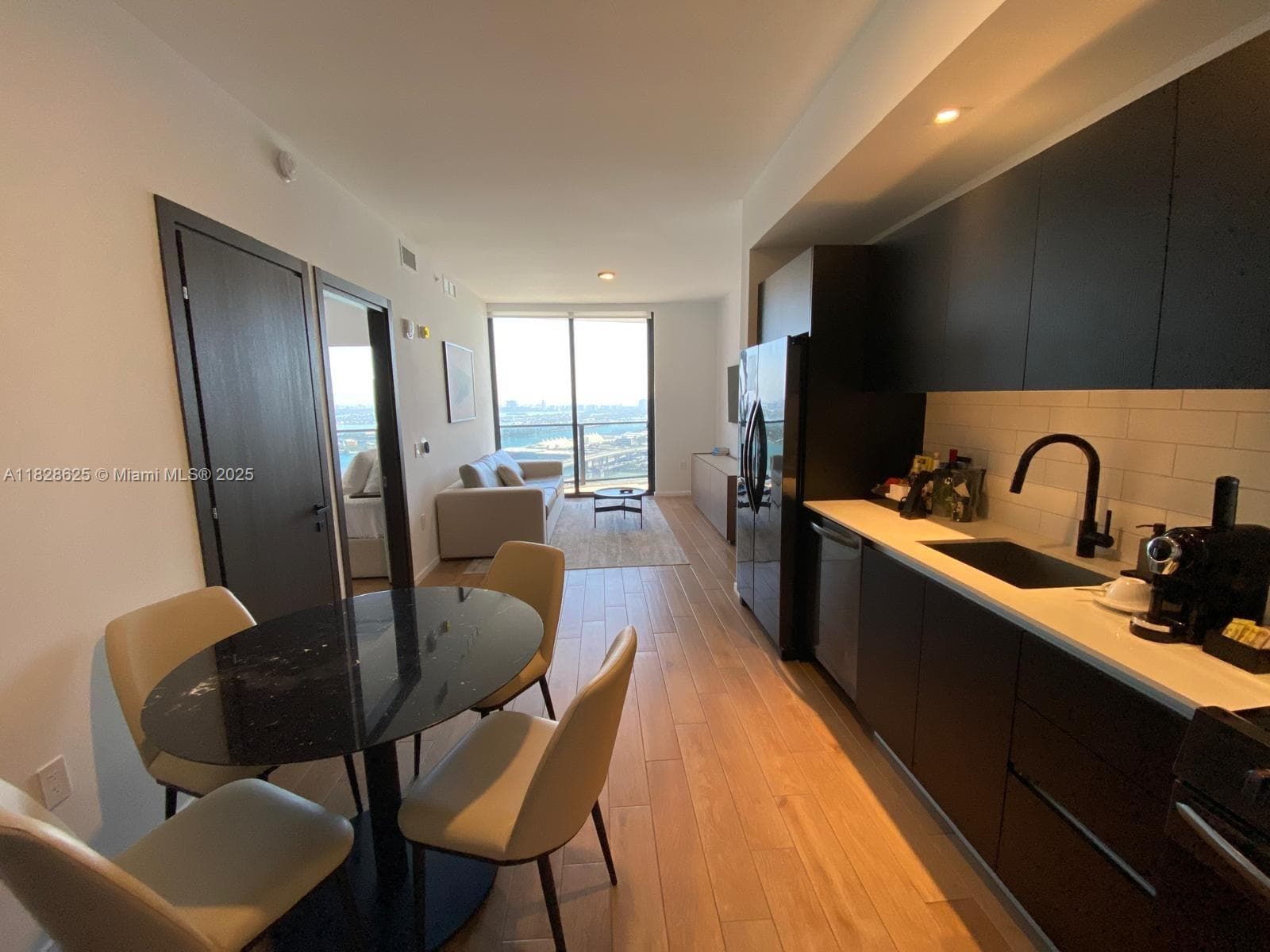 398 5th St 2910 photo 4