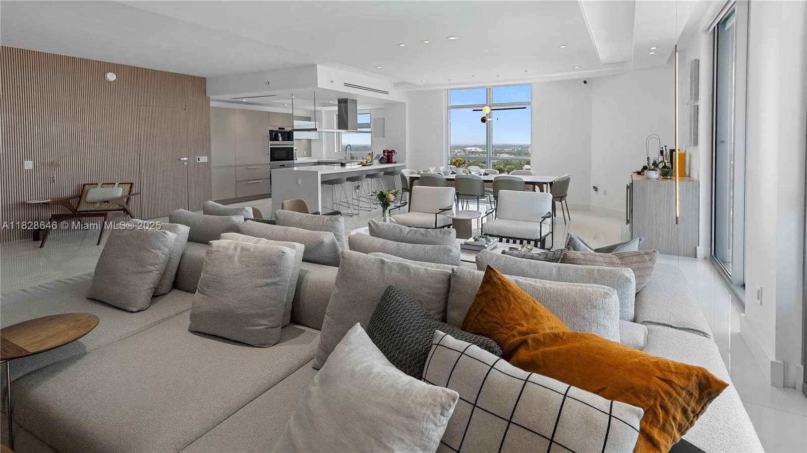 17301 Biscayne Blvd 2102 photo 2