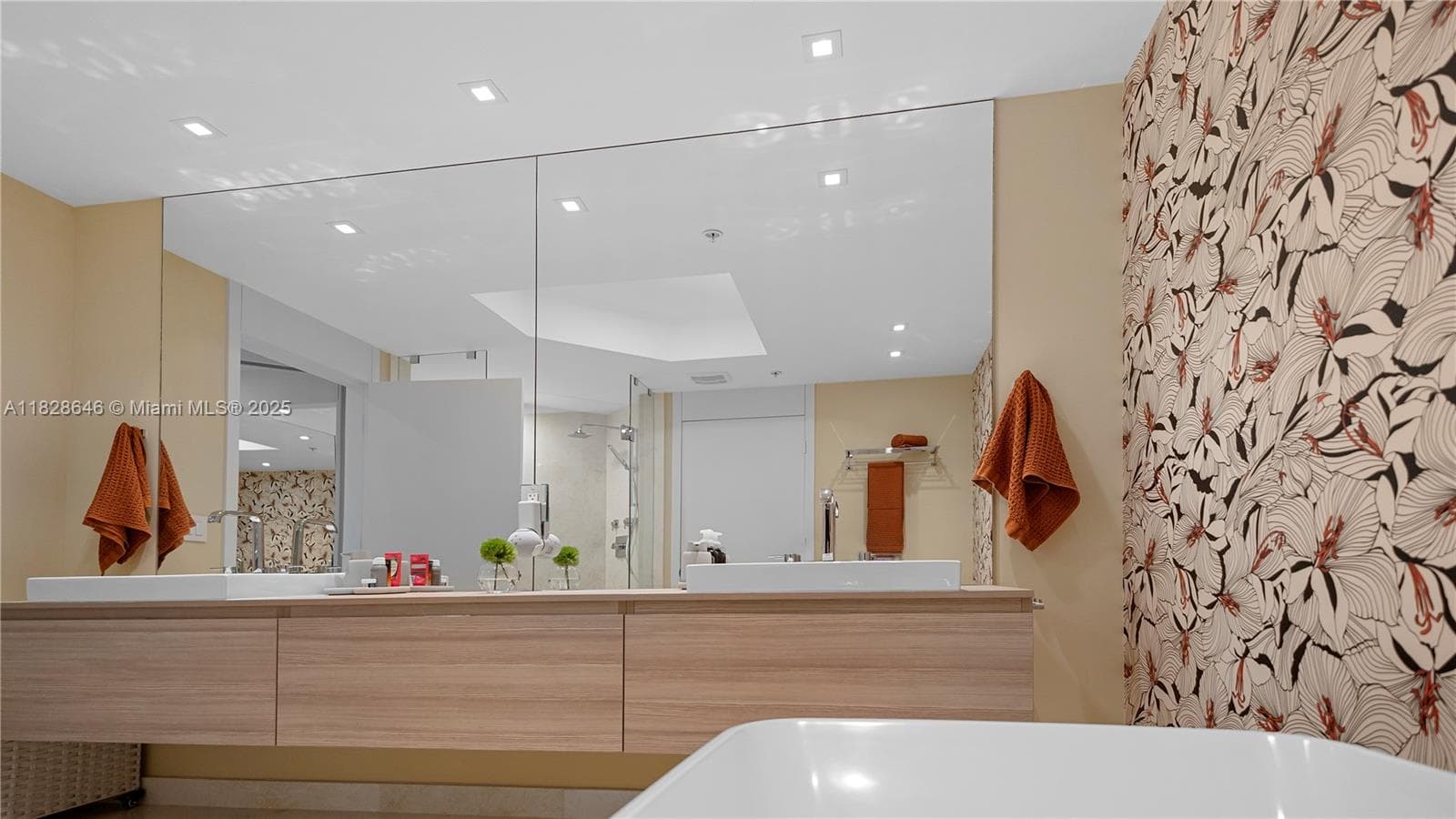 17301 Biscayne Blvd 2102 photo 20
