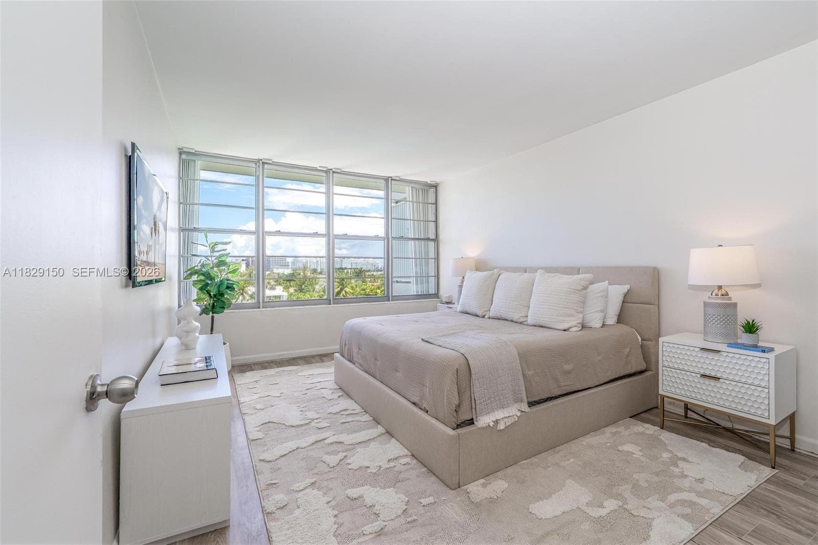 9101 E Bay Harbor Dr 705 photo 12