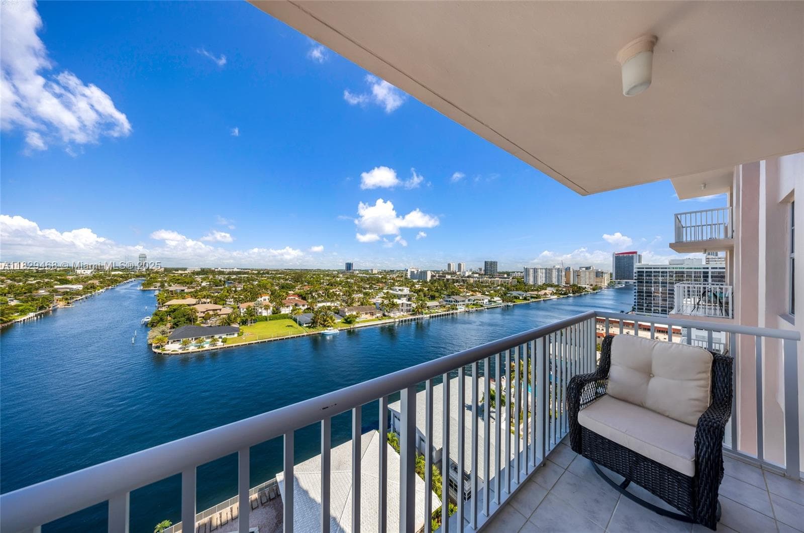 3161 S Ocean Dr 1510 photo 2