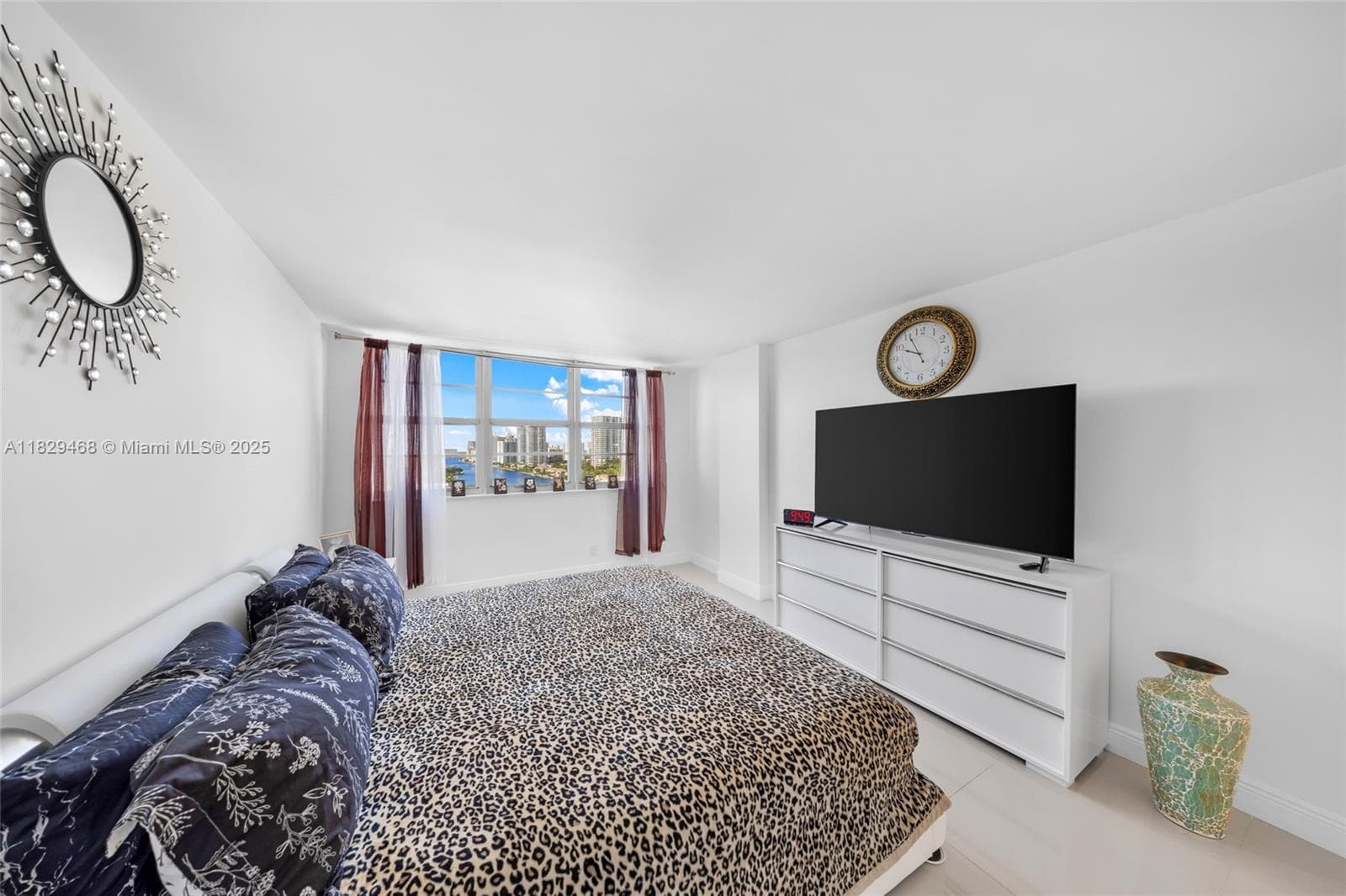 3161 S Ocean Dr 1510 photo 17
