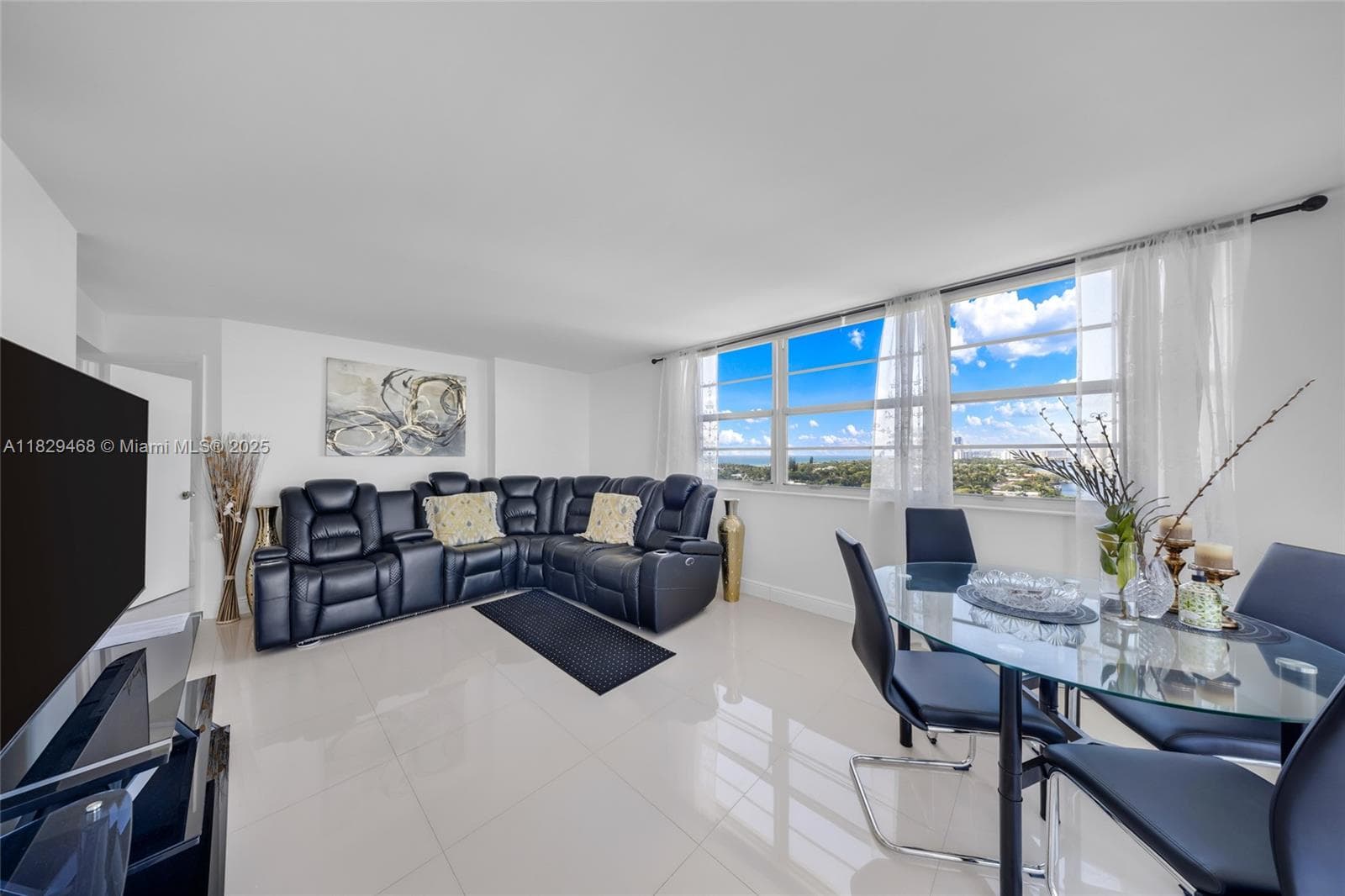 3161 S Ocean Dr 1510 photo 3