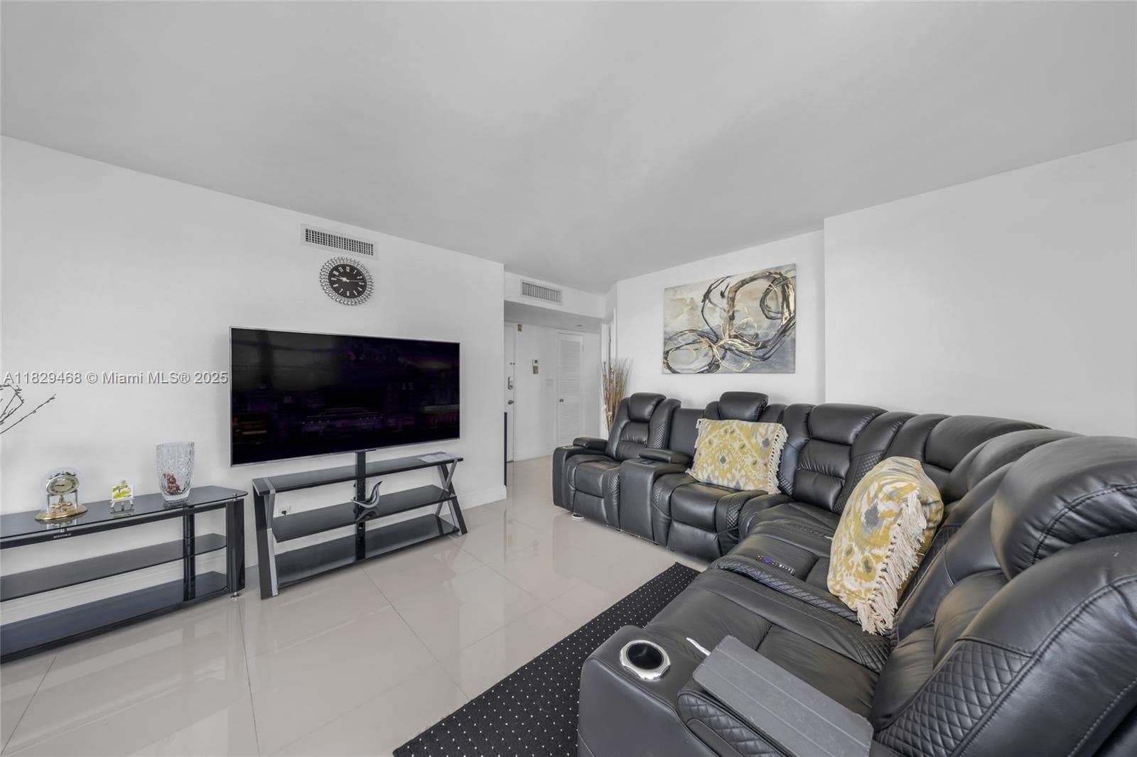 3161 S Ocean Dr 1510 photo 8