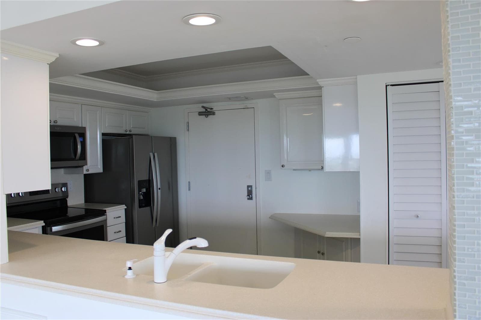 3200 Port Royale Drive 2007 photo 6