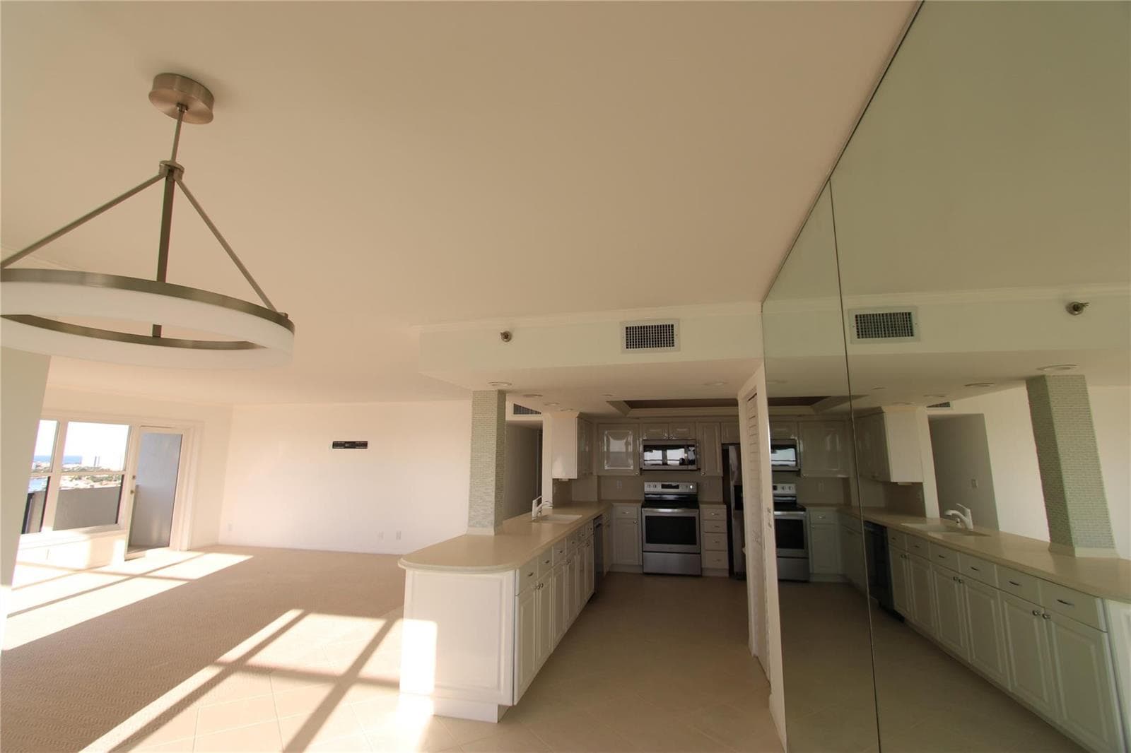 3200 Port Royale Drive 2007 photo 10