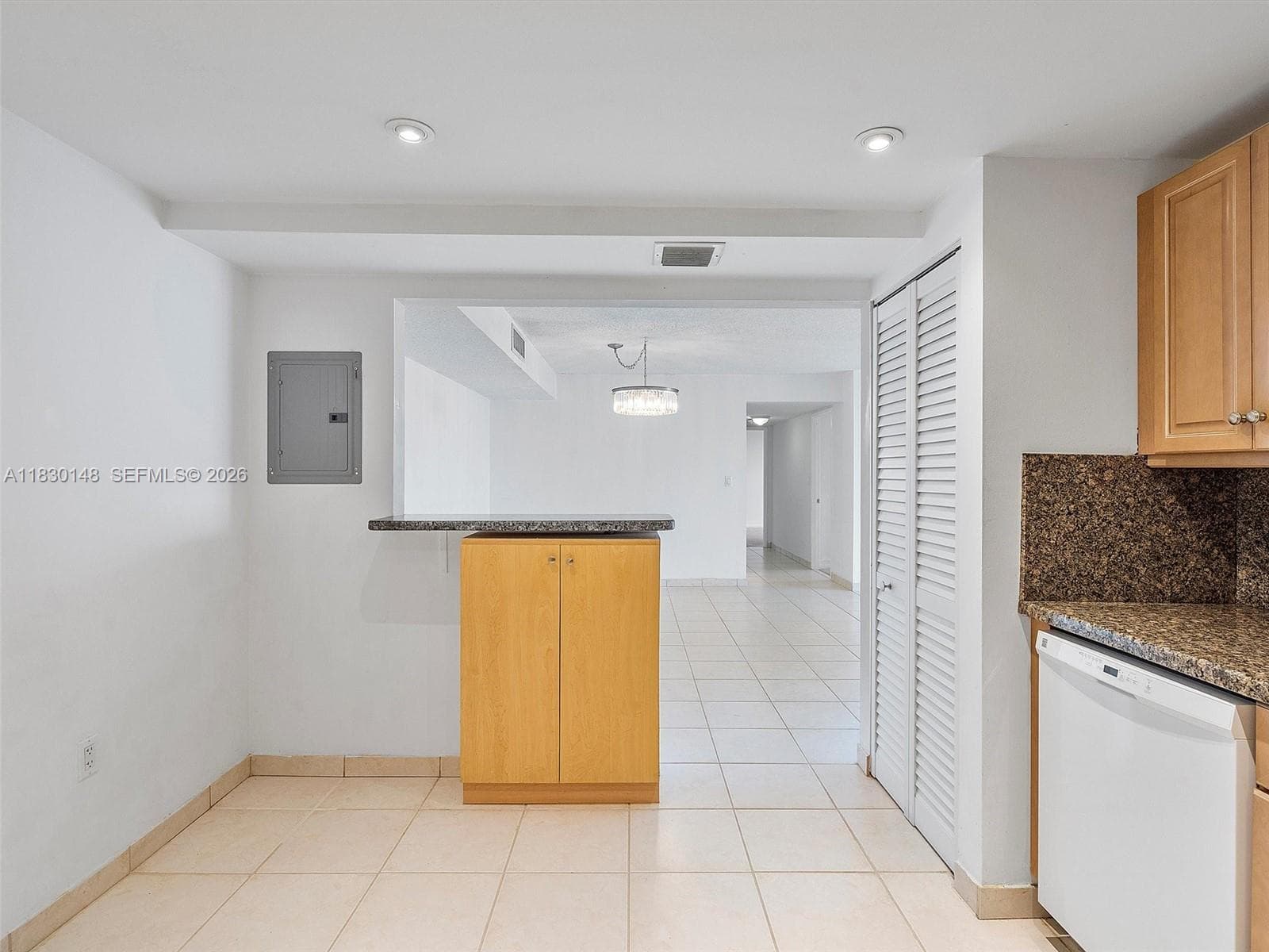 210 174th St 2005 photo 16