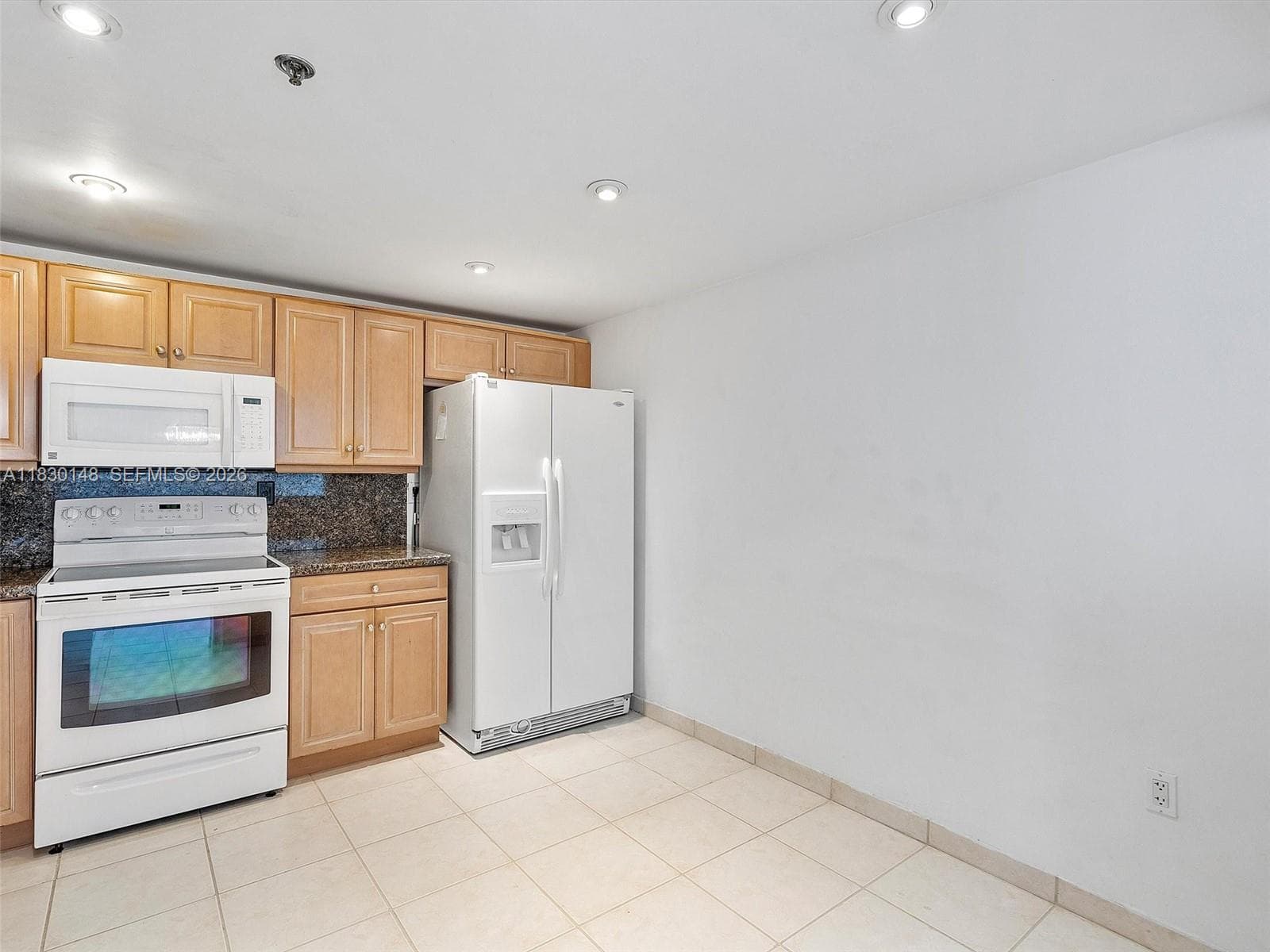 210 174th St 2005 photo 12